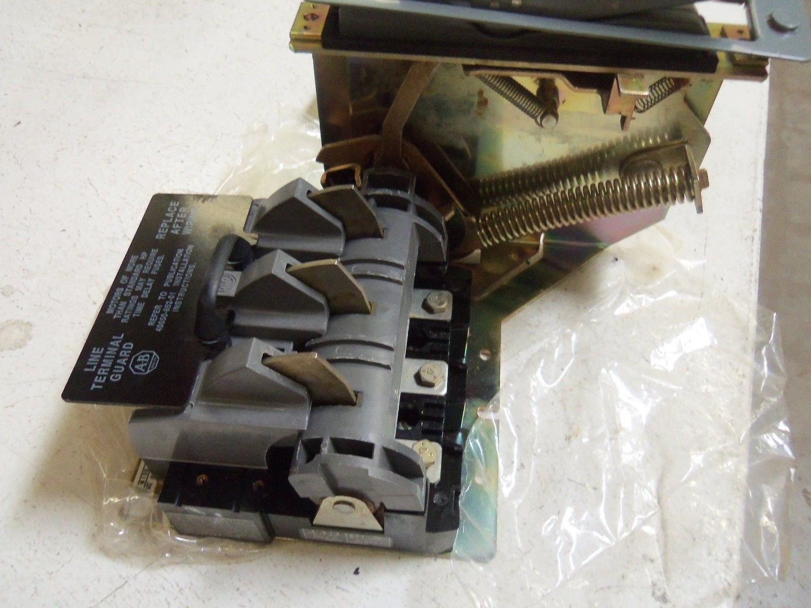 ALLEN BRADLEY 1494F-N100 SERIES A MOUNTED DISCONNECT SWITCH *NEW IN BOX*