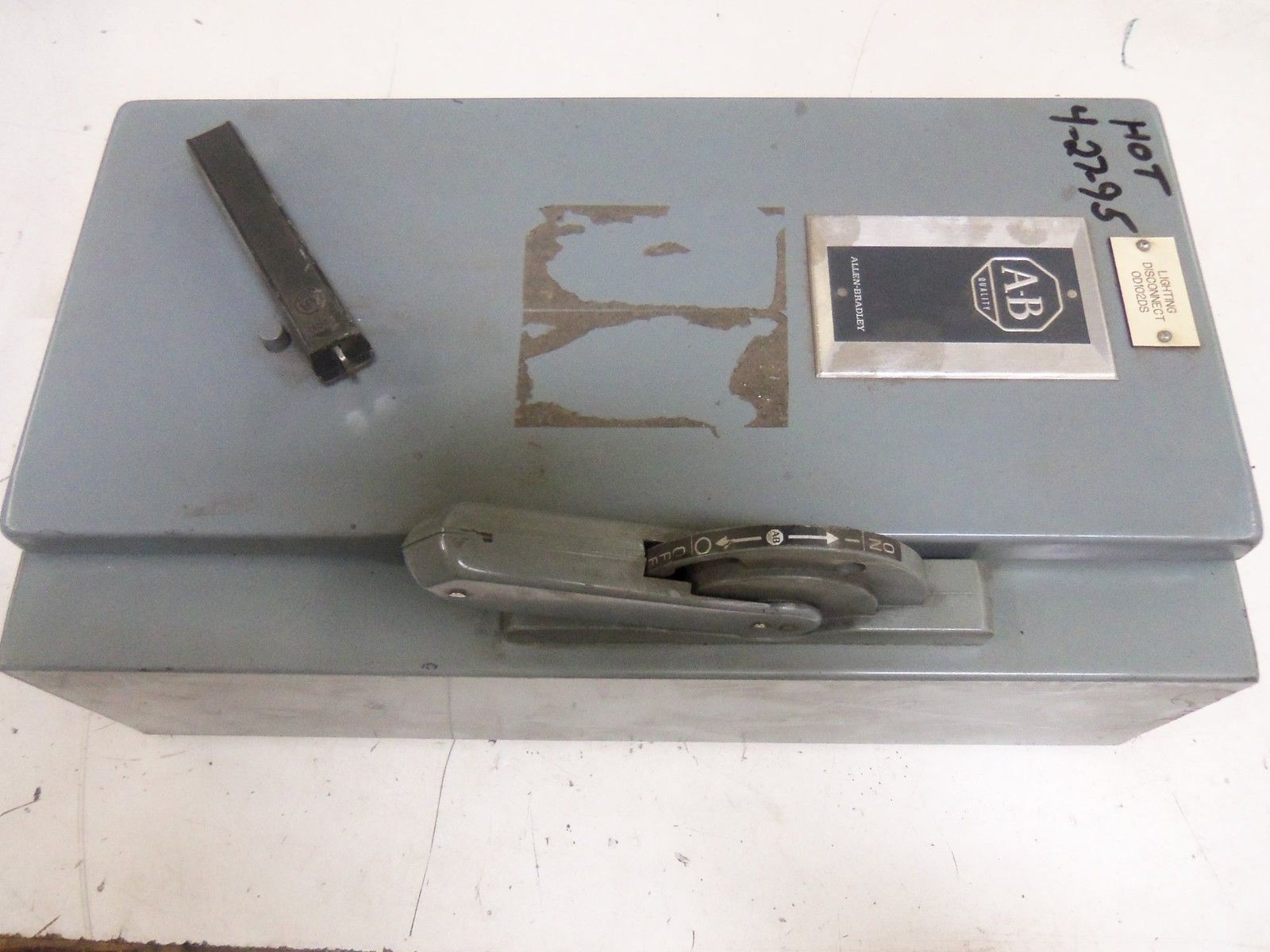 ALLEN BRADLEY 1494F-JNC633 SERIES B *USED*