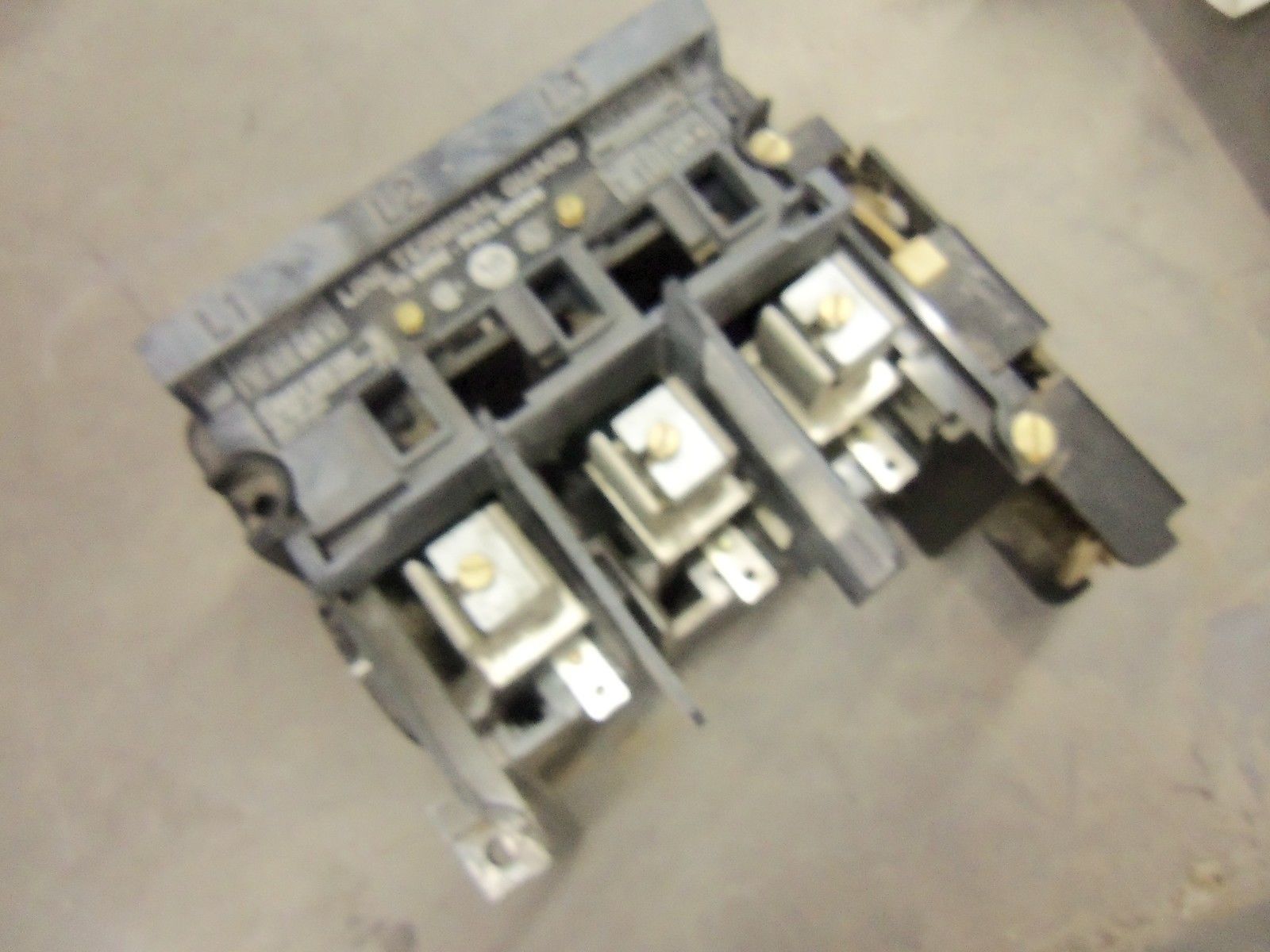 ALLEN BRADLEY 1494V-DS100 SER. A *USED*