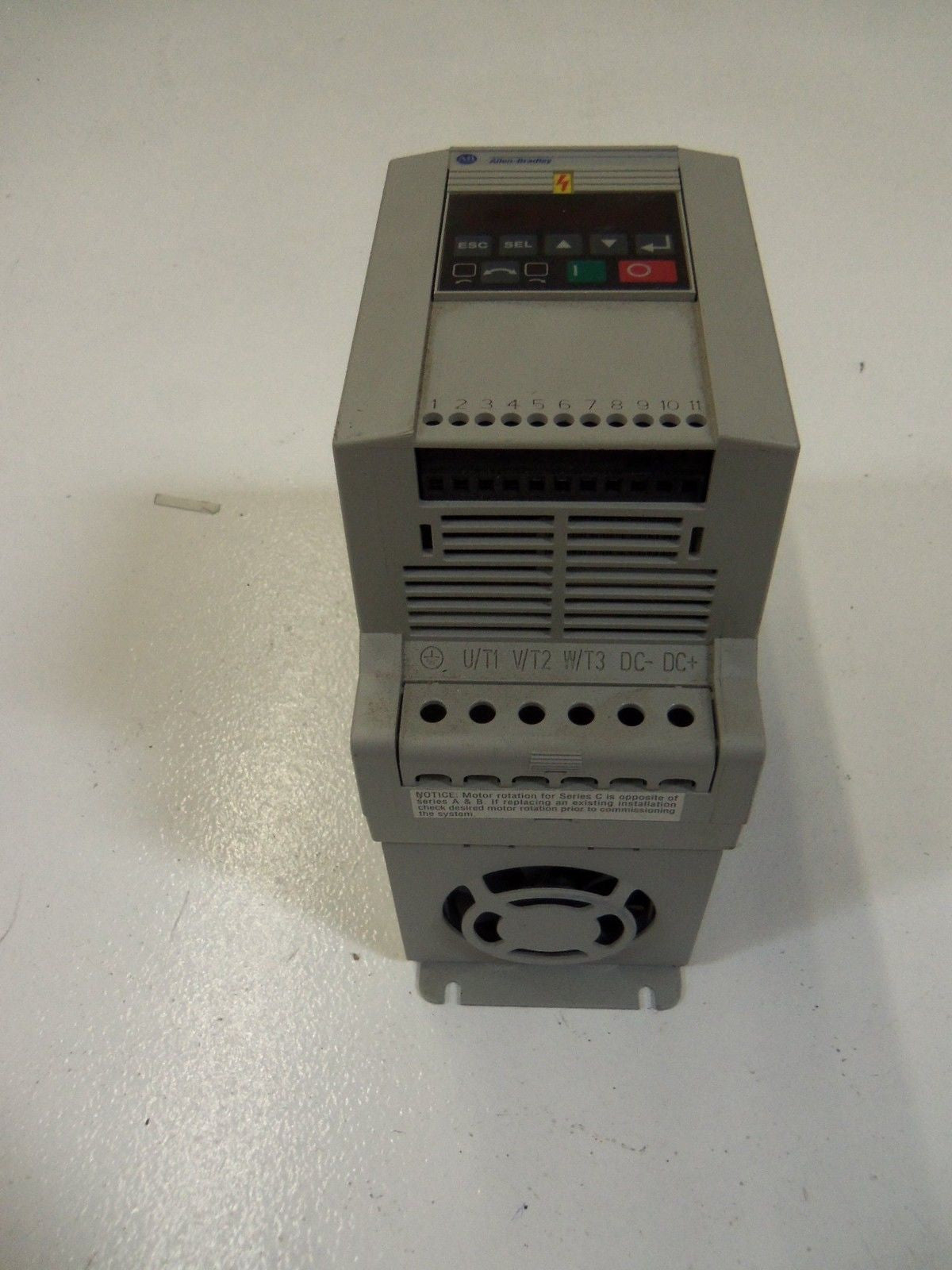 ALLEN BRADLEY 160-BA10NPS1P1 SER. C F/W 7.06 SPEED CONTROLLER *USED*