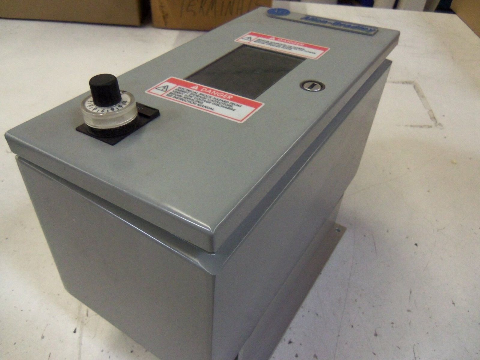 ALLEN BRADLEY 160-BA03SF1-AF-D61-P1C DRIVE ENCLOSURE *NEW NO BOX*