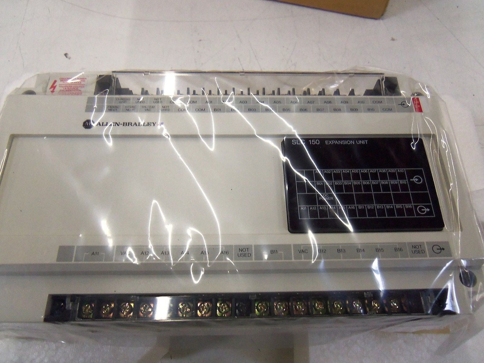 ALLEN BRADLEY SLC 150 1745-E151 SER. B *NEW IN BOX*
