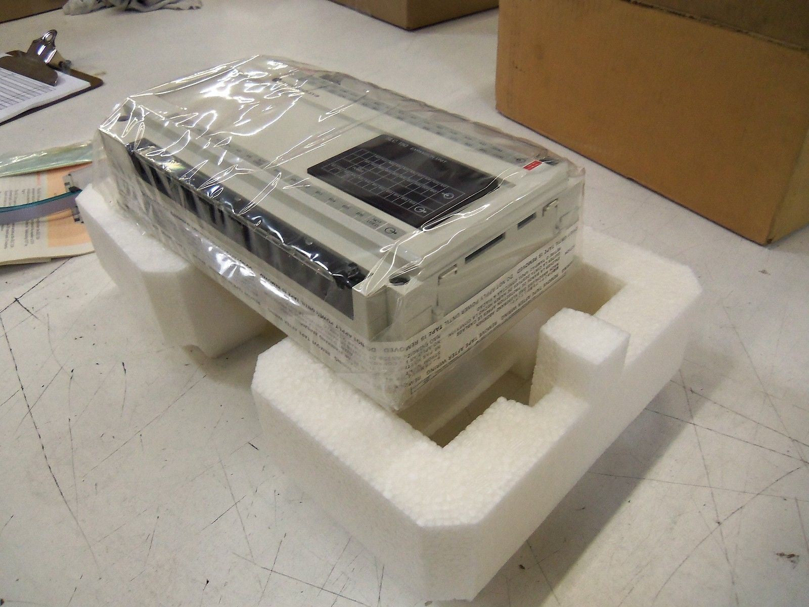ALLEN BRADLEY SLC 150 1745-E151 SER. B *NEW IN BOX*