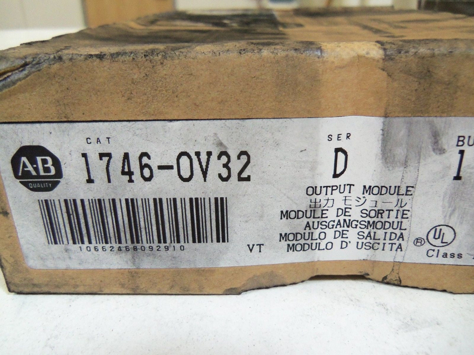 ALLEN BRADLEY SLC 500 1746-OV32 SER. D OUTPUT MODULE *FACTORY SEALED*