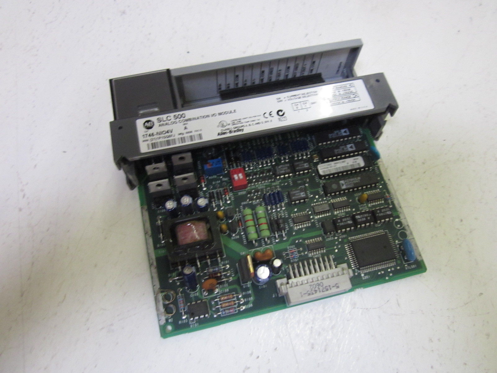ALLEN BRADLEY 1746-NIO4V SER.A *NEW NO BOX*