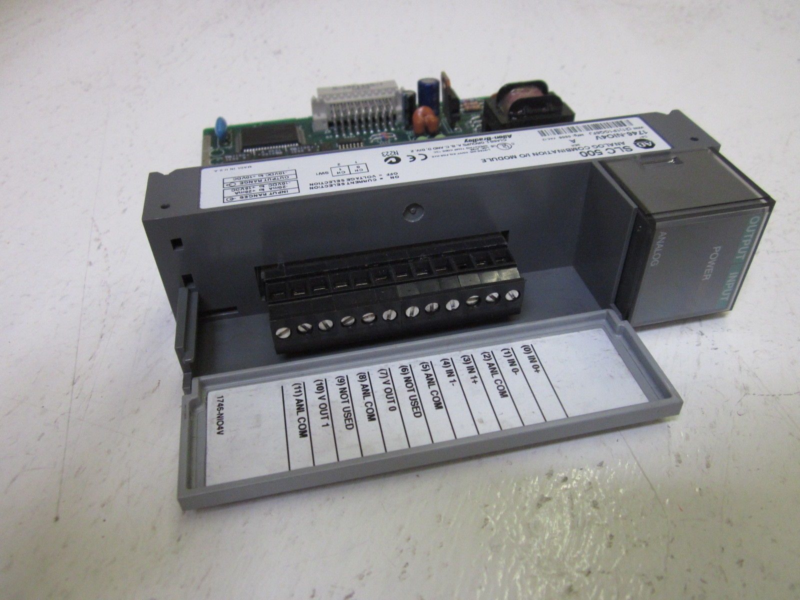 ALLEN BRADLEY 1746-NIO4V SER.A *NEW NO BOX*