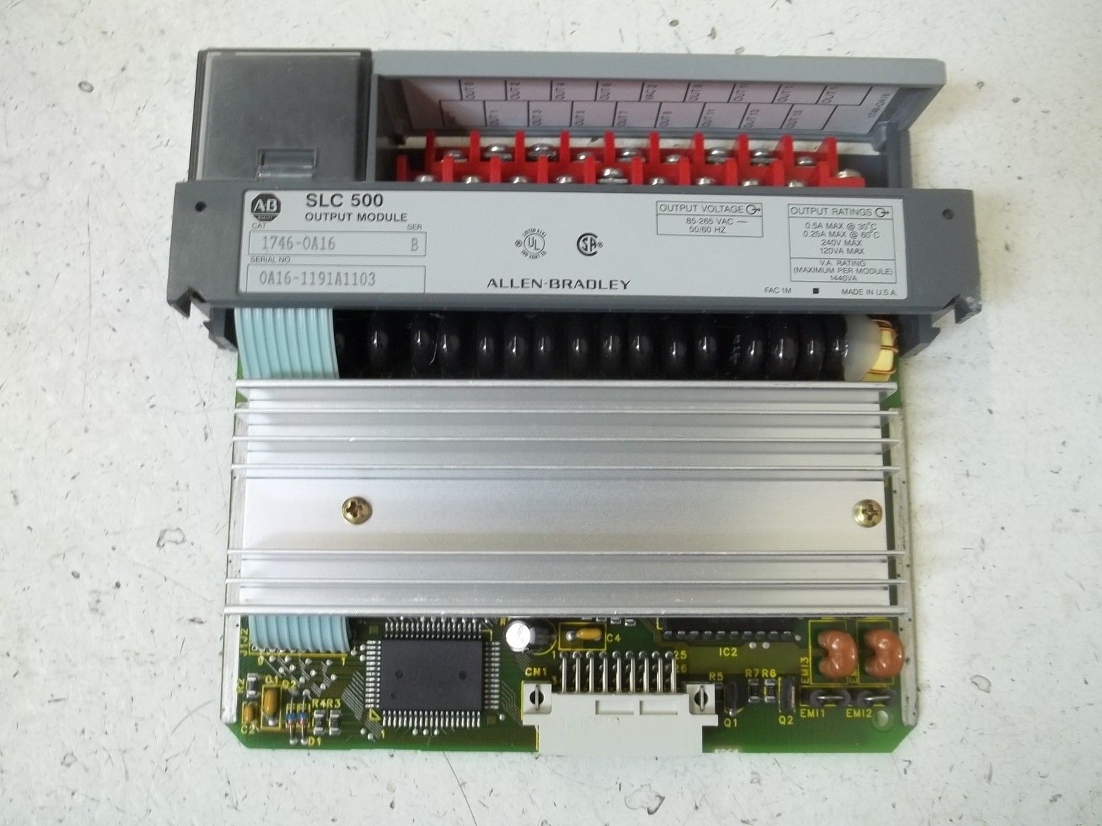 ALLEN BRADLEY 1746-OA16 SER. B *USED*