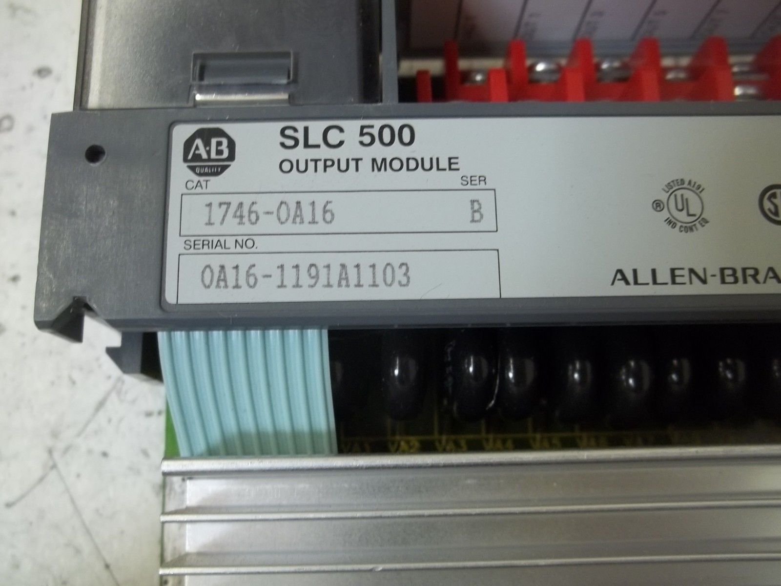 ALLEN BRADLEY 1746-OA16 SER. B *USED*