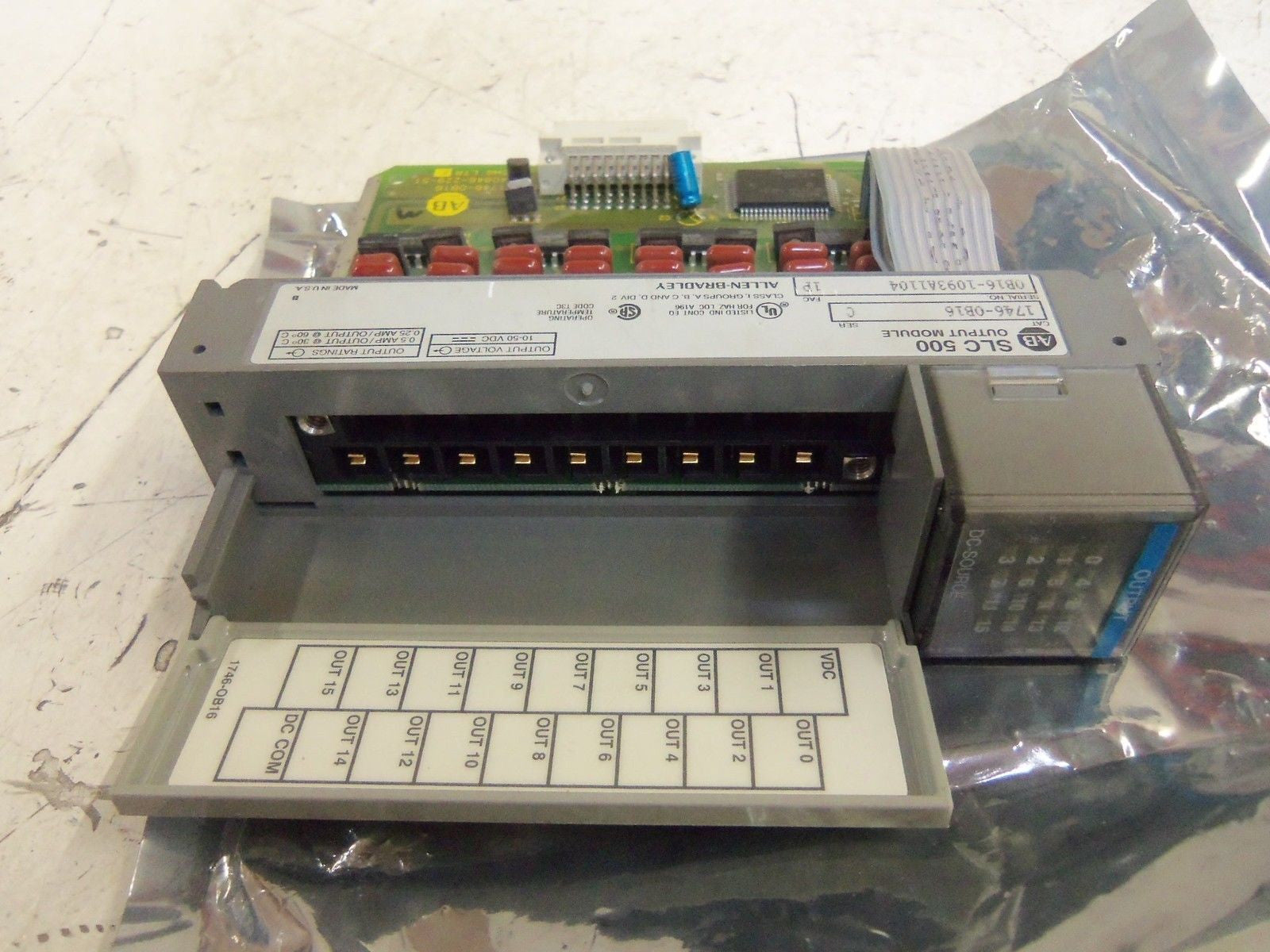 ALLEN BRADLEY SLC 500 1746-OB16 SER. C OUTPUT MODULE *USED*
