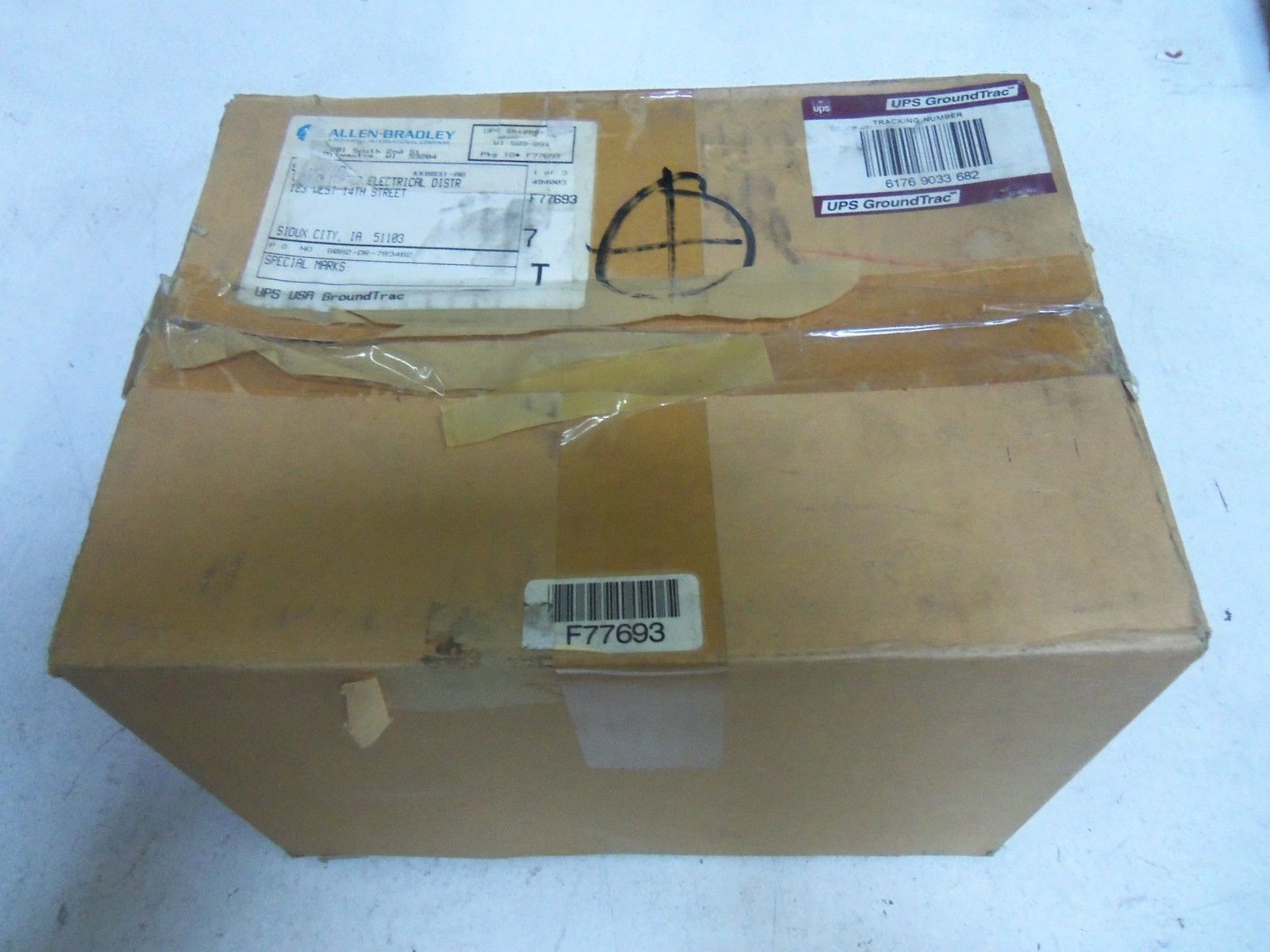 ALLEN BRADLEY 1747-L40E SERIES B PROCESSOR UNIT *NEW IN BOX*