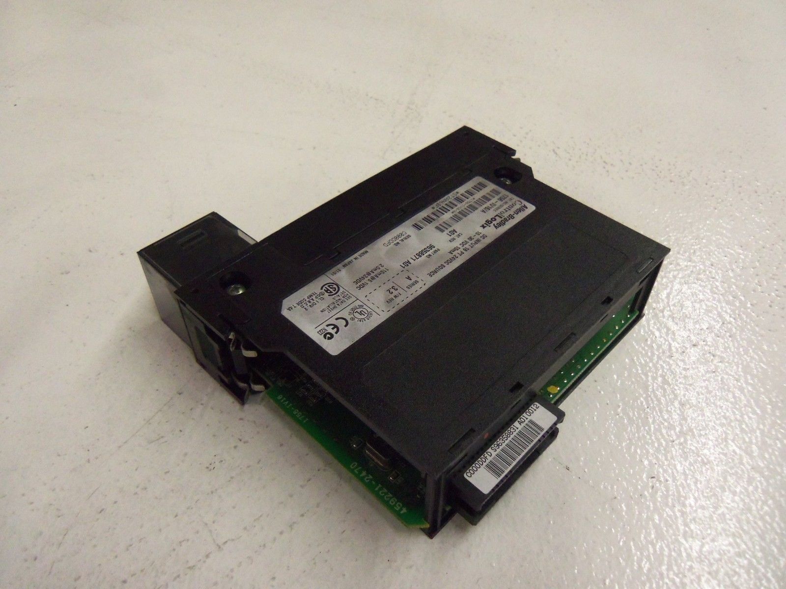 ALLEN BRADLEY CONTROLLOGIX 1756-IV16 SER. A F/W 3.2 INPUT MODULE *USED*