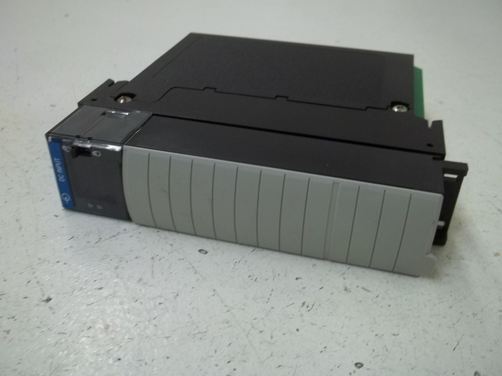 ALLEN BRADLEY CONTROLLOGIX 1756-IV16 SER. A F/W 3.2 INPUT MODULE *NEW IN BOX*