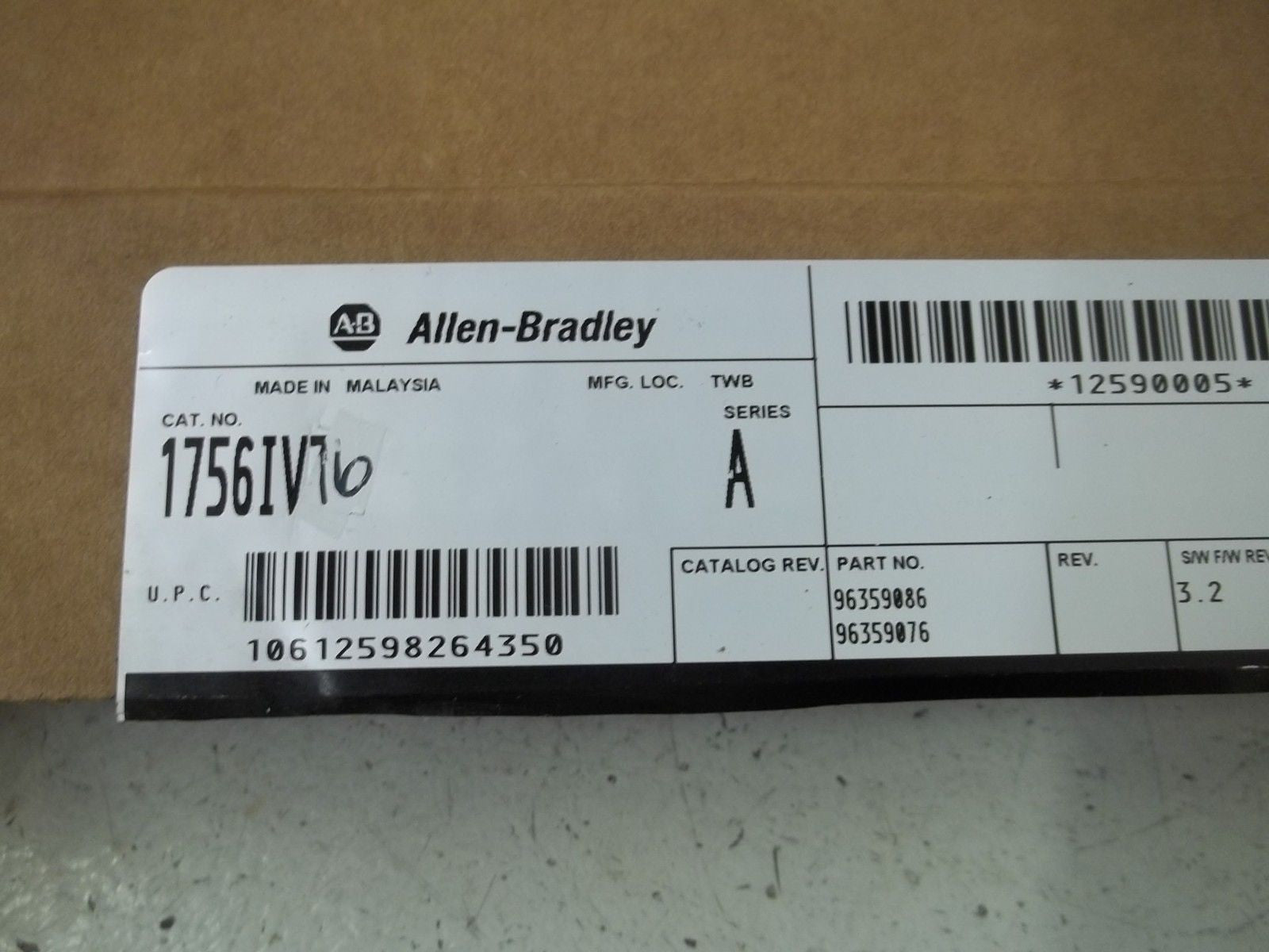 ALLEN BRADLEY CONTROLLOGIX 1756-IV16 SER. A F/W 3.2 INPUT MODULE *NEW IN BOX*