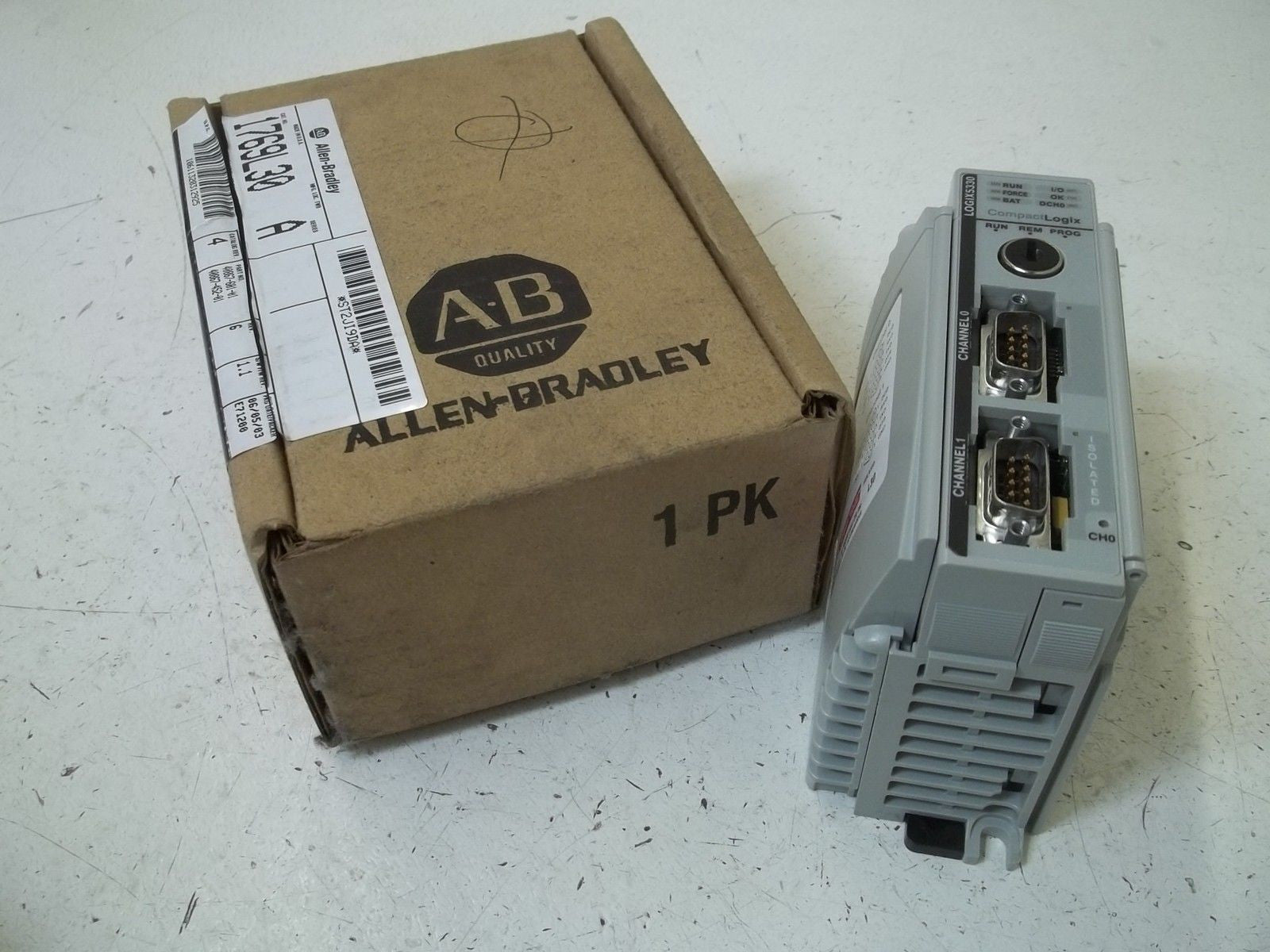 ALLEN BRADLEY 1769-L30 SER. A F/W 1.1 (NO KEY)*NEW IN BOX*