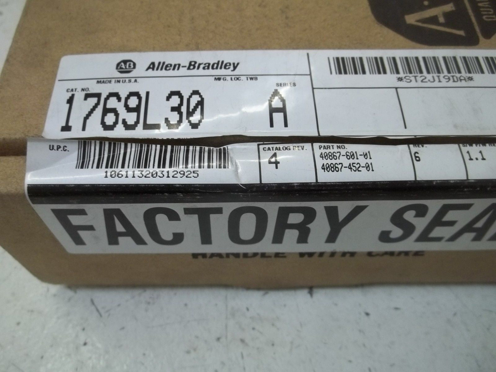 ALLEN BRADLEY 1769-L30 SER. A F/W 1.1 (NO KEY)*NEW IN BOX*