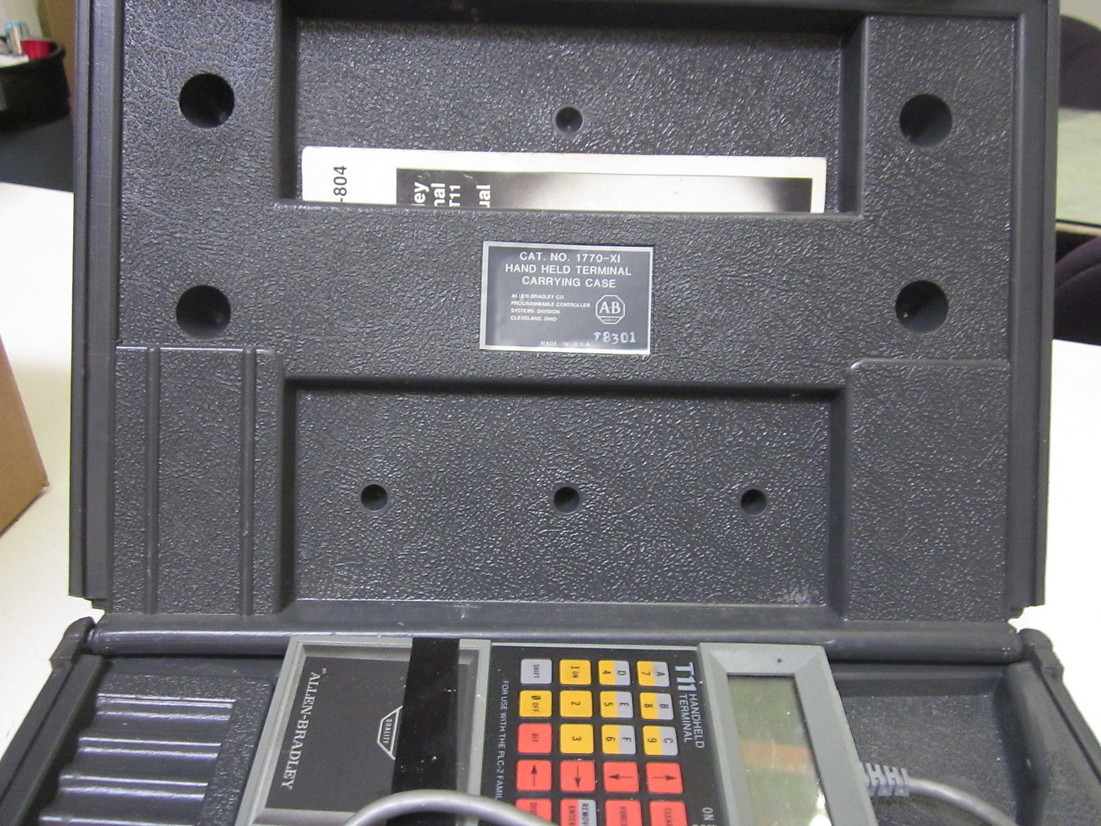 ALLEN BRADLEY 1770-X1 HAND HELD TERMINAL CARRYING CASE *USED*