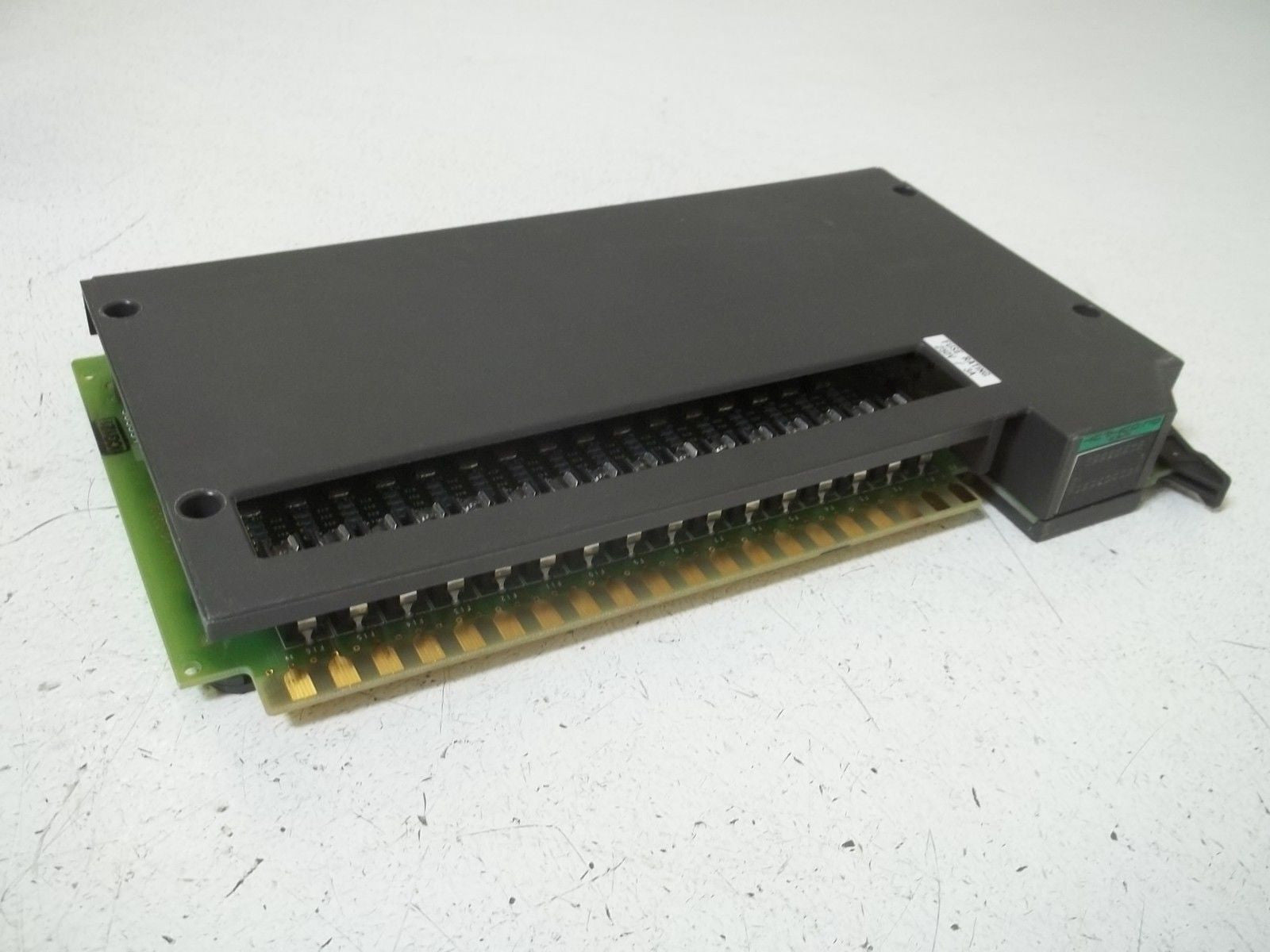 ALLEN BRADLEY 1771-OQ16 SER. C OUTPUT MODULE *USED*
