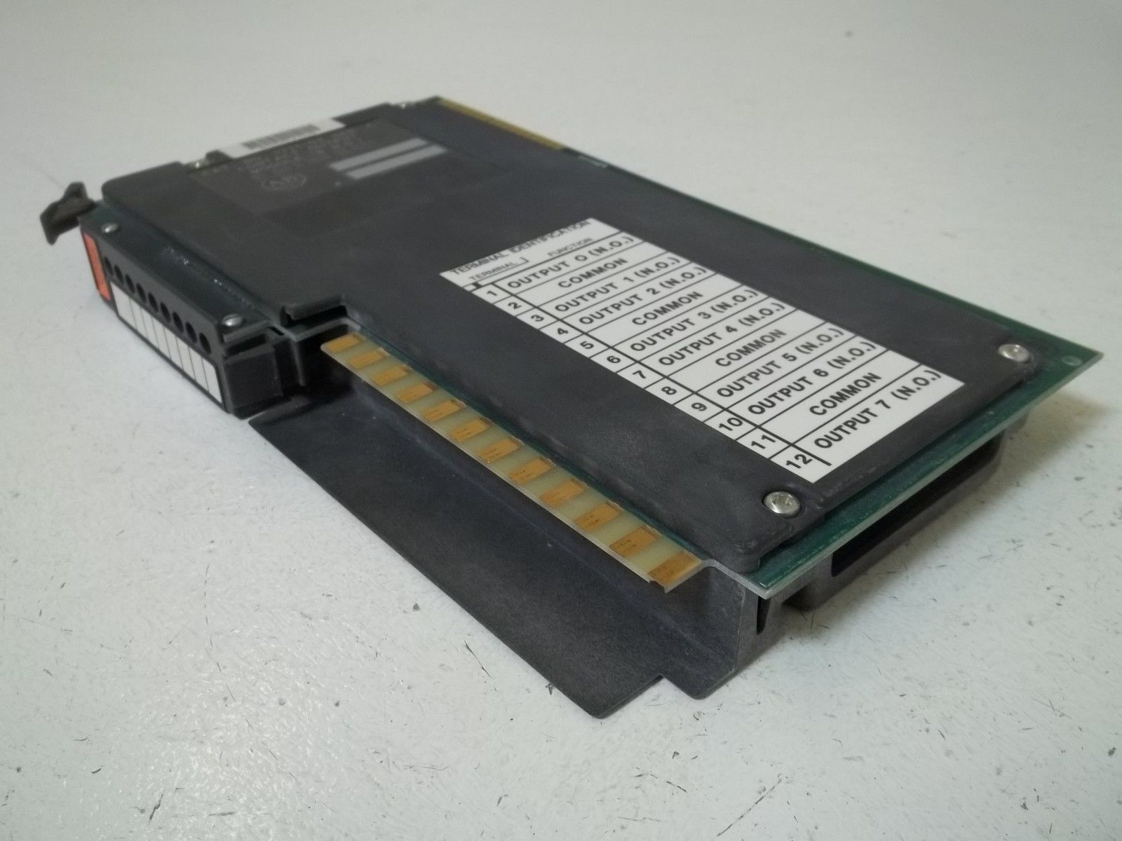 ALLEN BRADLEY 1771-OZ SER. C OUTPUT MODULE *USED*