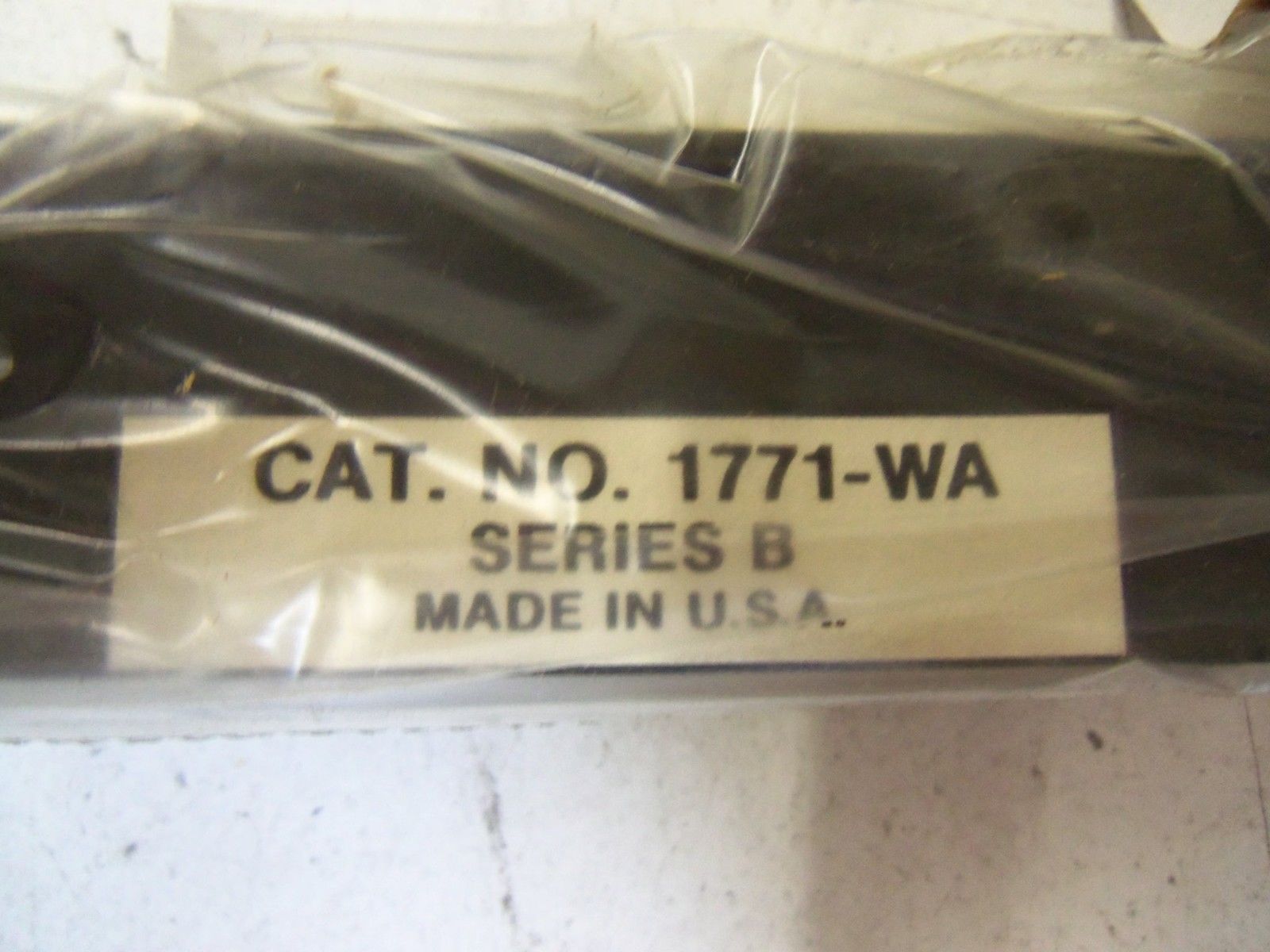 ALLEN BRADLEY 1771-WA SER. B WIRING SWING ARM *NEW IN BOX*