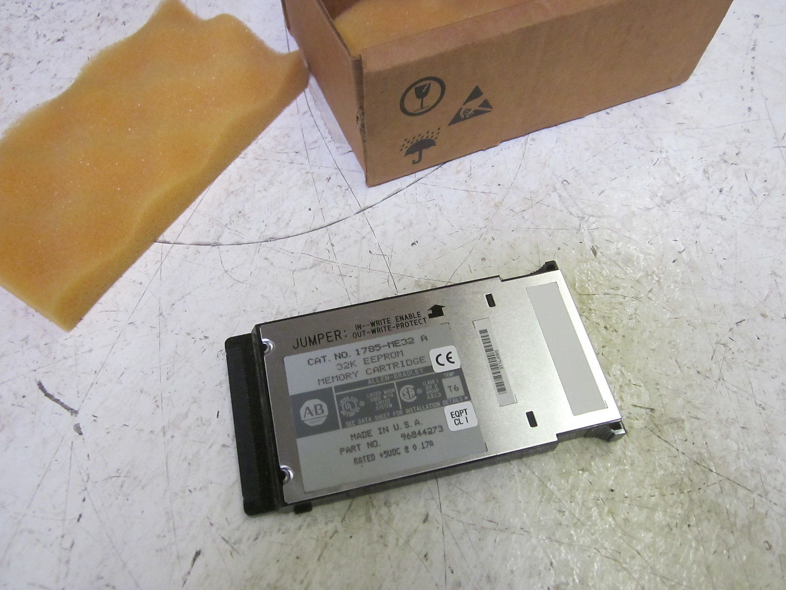 ALLEN BRADLEY 1785-ME32 SER. A 32K EEPROM MEMORY CARTRIDGE *NEW IN BOX*