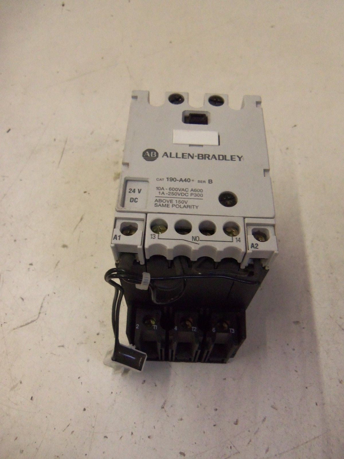 ALLEN BRADLEY 190-A40*  SERIES B 24V *USED*