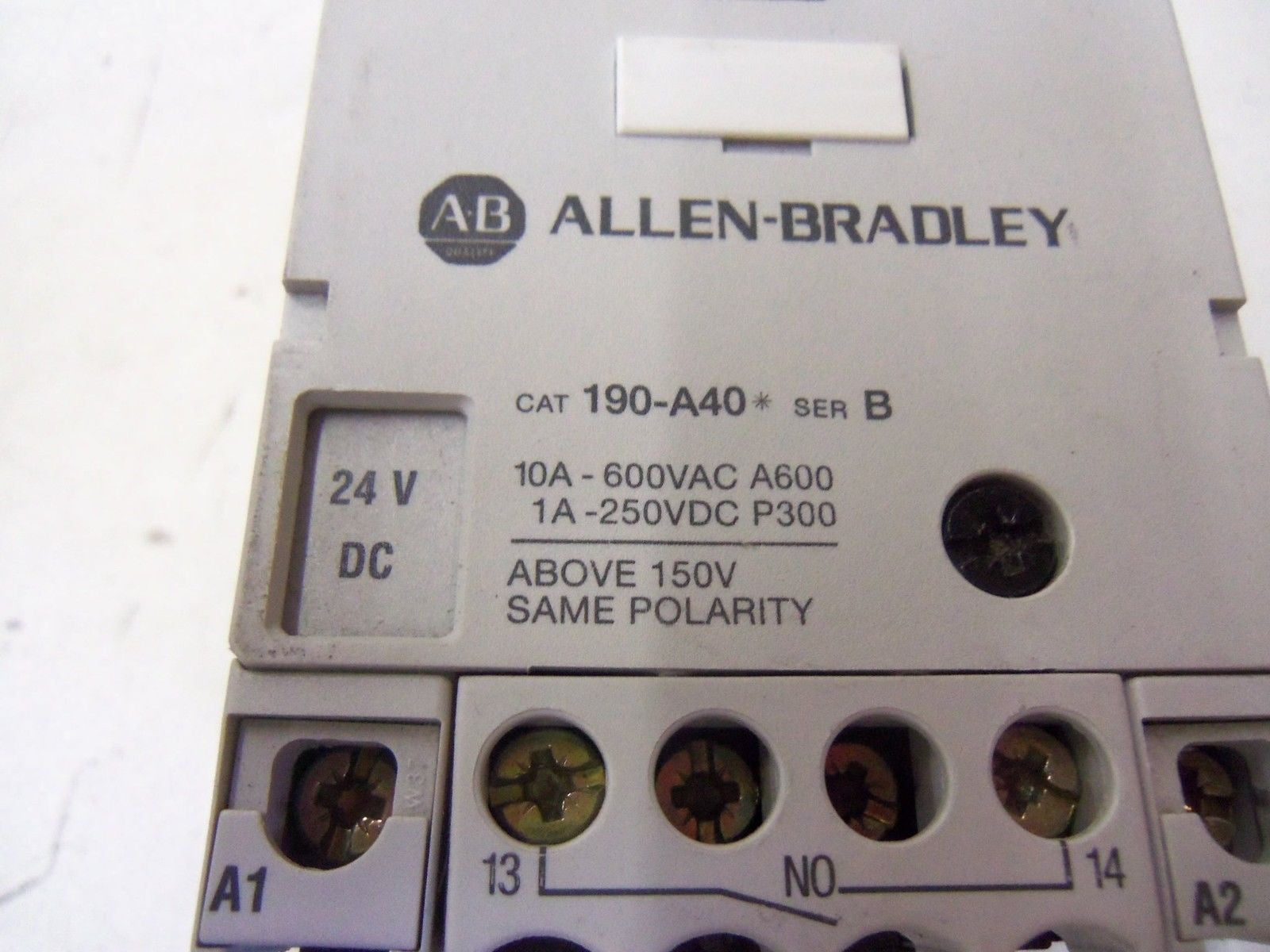 ALLEN BRADLEY 190-A40*  SERIES B 24V *USED*