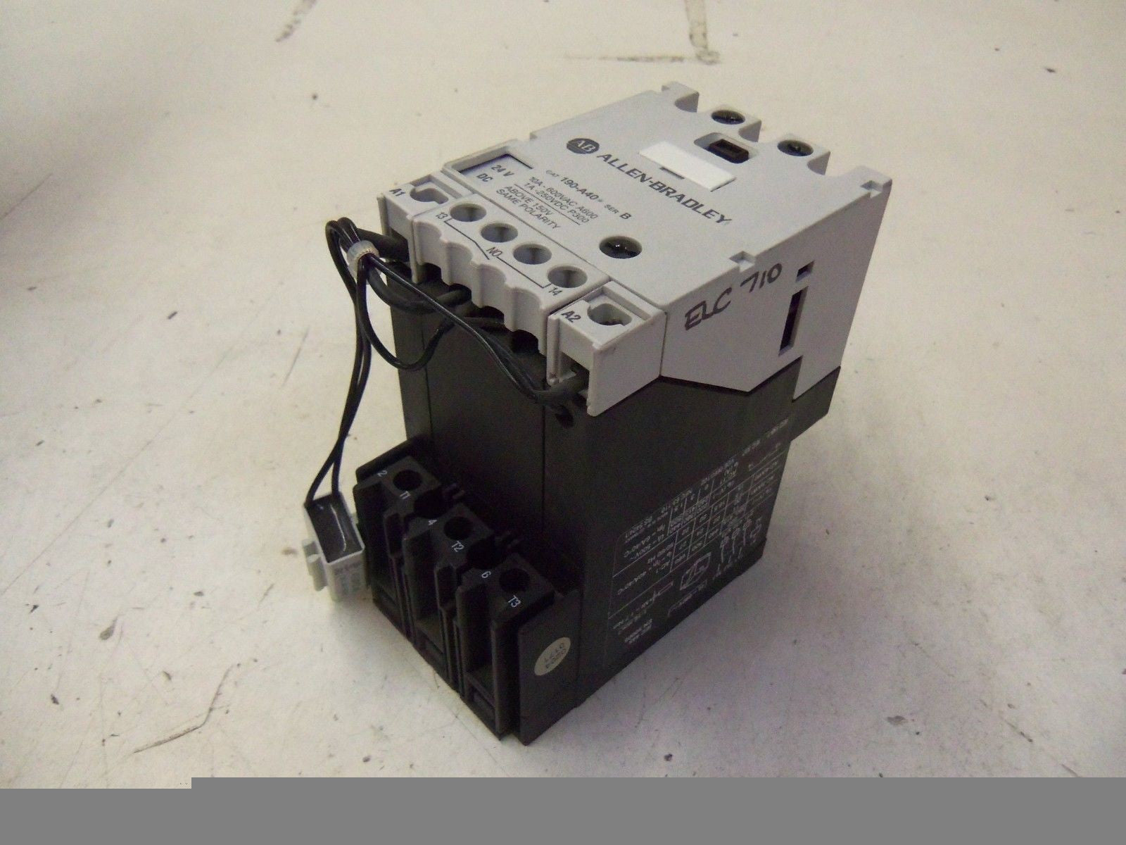 ALLEN BRADLEY 190-A40*  SERIES B 24V *USED*