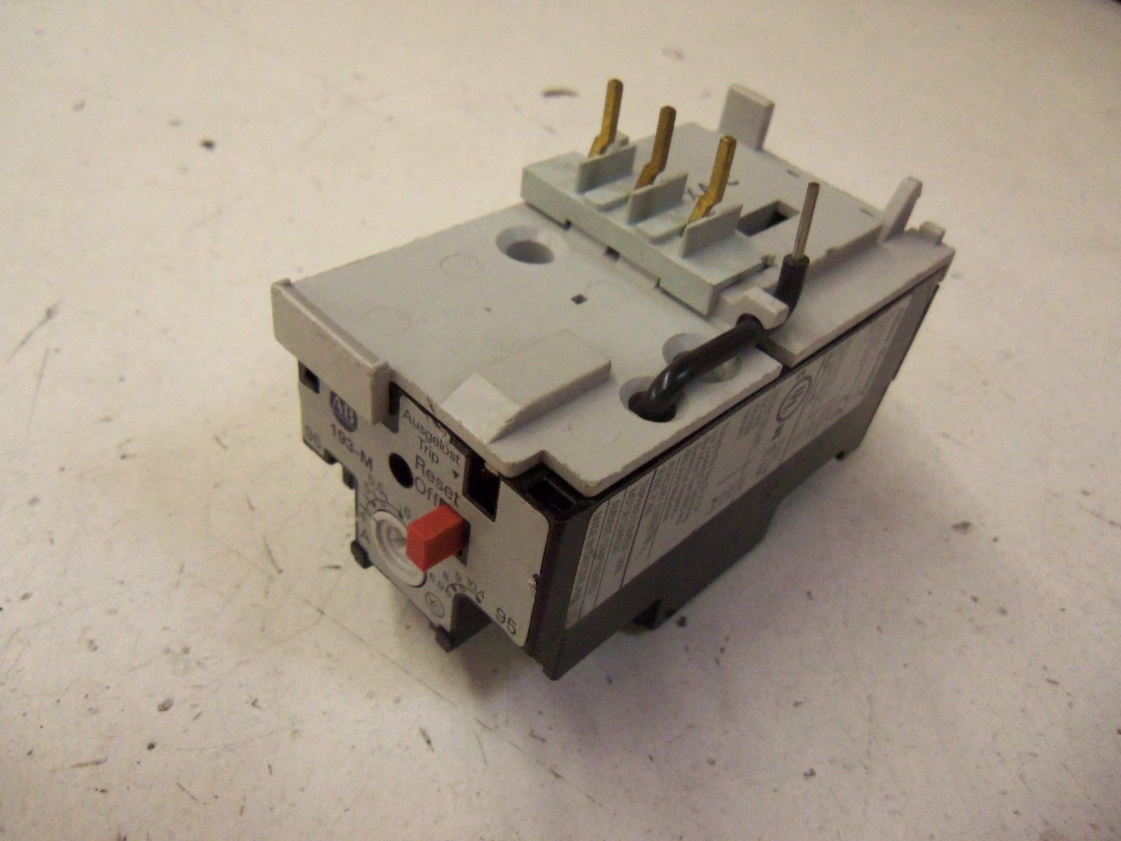 ALLEN BRADLEY 193-M-B60 SERIES A *NEW NO BOX*