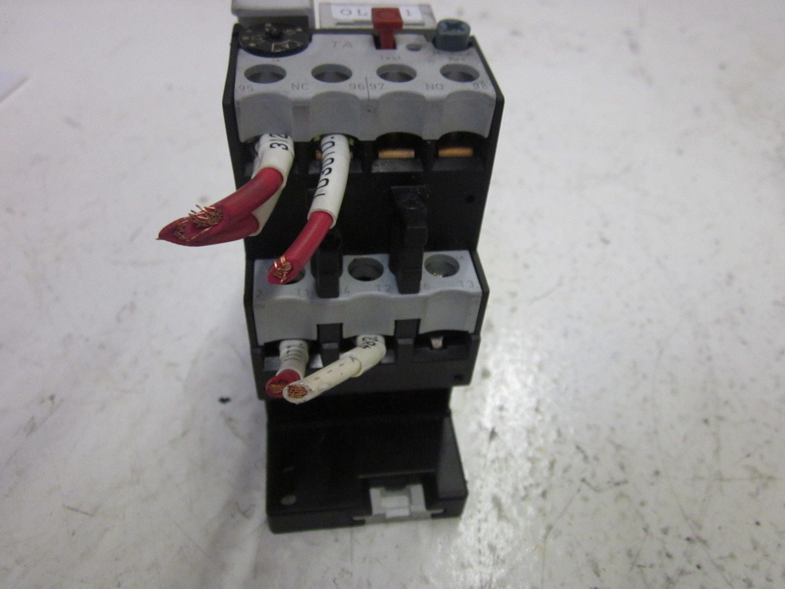 ALLEN BRADLEY 193-TAB16 SER.A *USED*