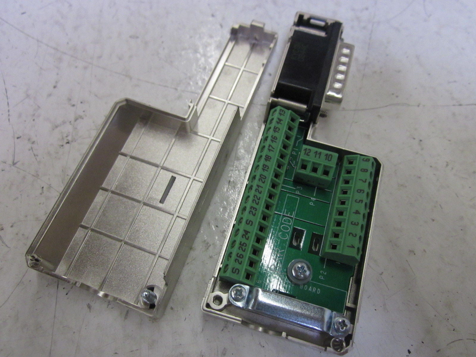 ALLEN BRADLEY 2090-K6CK CONNECTOR *NEW NO BOX*