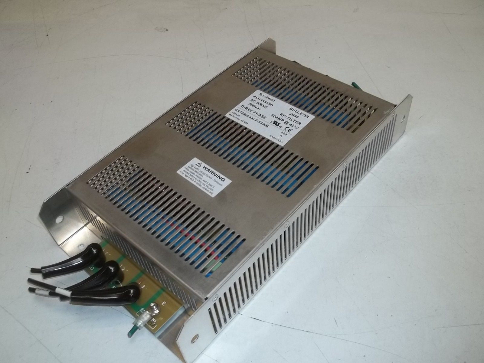 ALLEN BRADLEY 2090-XXLF-X330B SER. A AC DRIVE *USED*