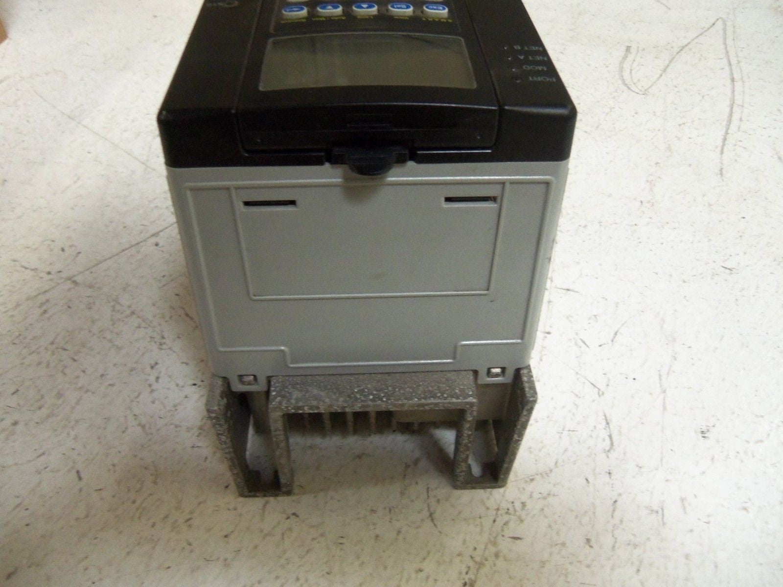 ALLEN BRADLEY 20AD3P4A3AYNNDNN SERIES A AC DRIVE *USED*