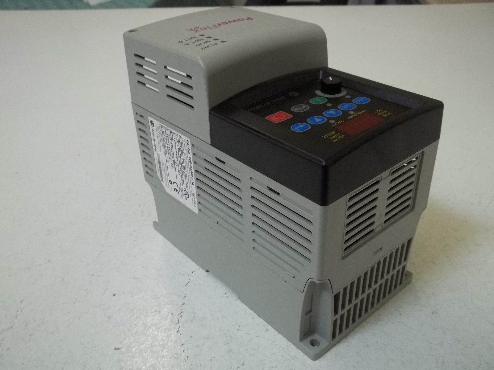 ALLEN BRADLEY POWERFELX 40 22B-B8P0N104 SER. A F/W 3.02 AC DRIVE *USED*