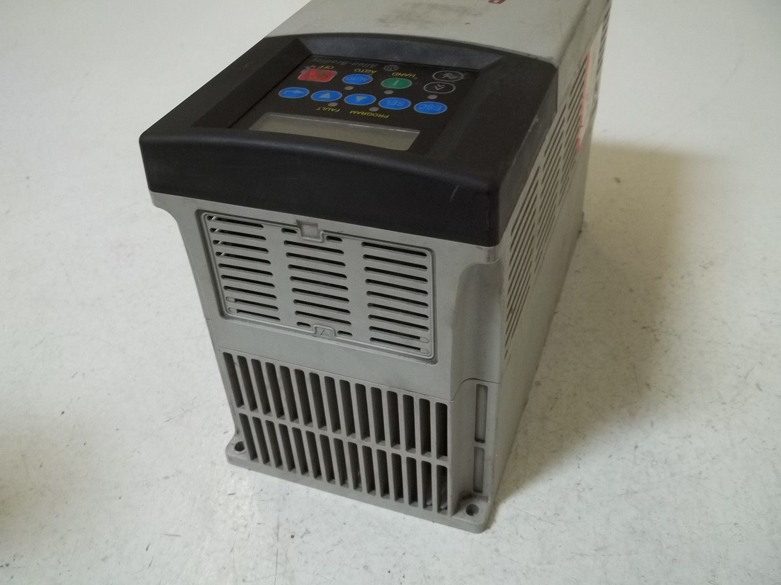 ALLEN BRADLEY 22C-D010N103 SER.A AC DRIVE *USED*
