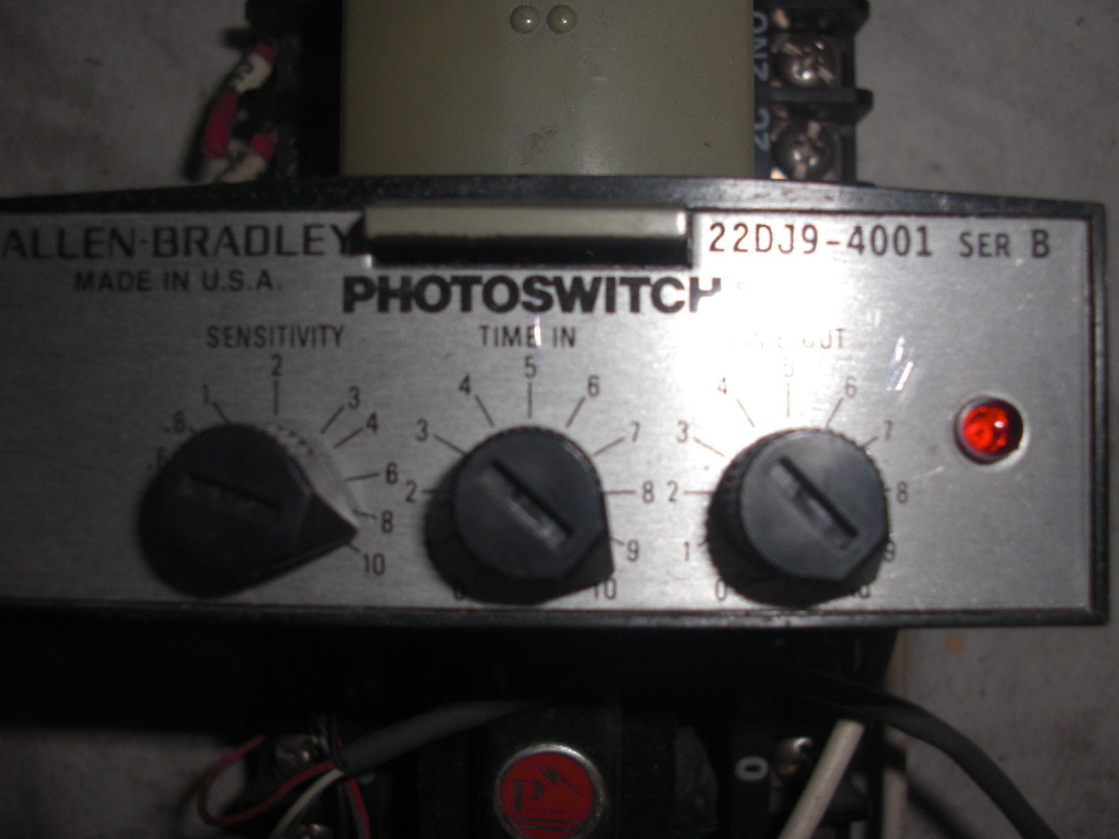 ALLEN BRADLEY 22DJ9-4001 SER. B PHOTOSWITCH TIME DELAY CONTROL MODULE *USED*