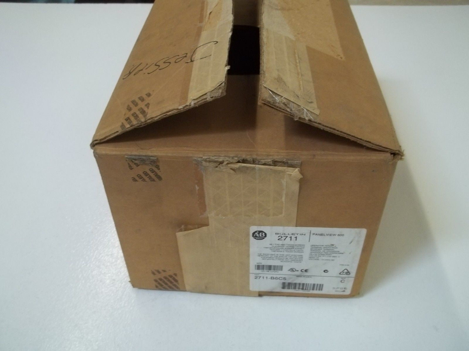 ALLEN BRADLEY PANELVIEW 600 2711-B6C5 SER.C FRN 4.46 *NEW IN BOX*