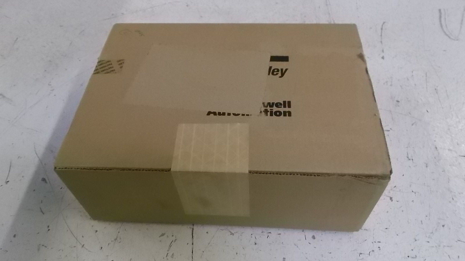 ALLEN BRADLEY PANELVIEW 600 2711-T6C20A SER. D DATE: 2015 *FACTORY SEALED*