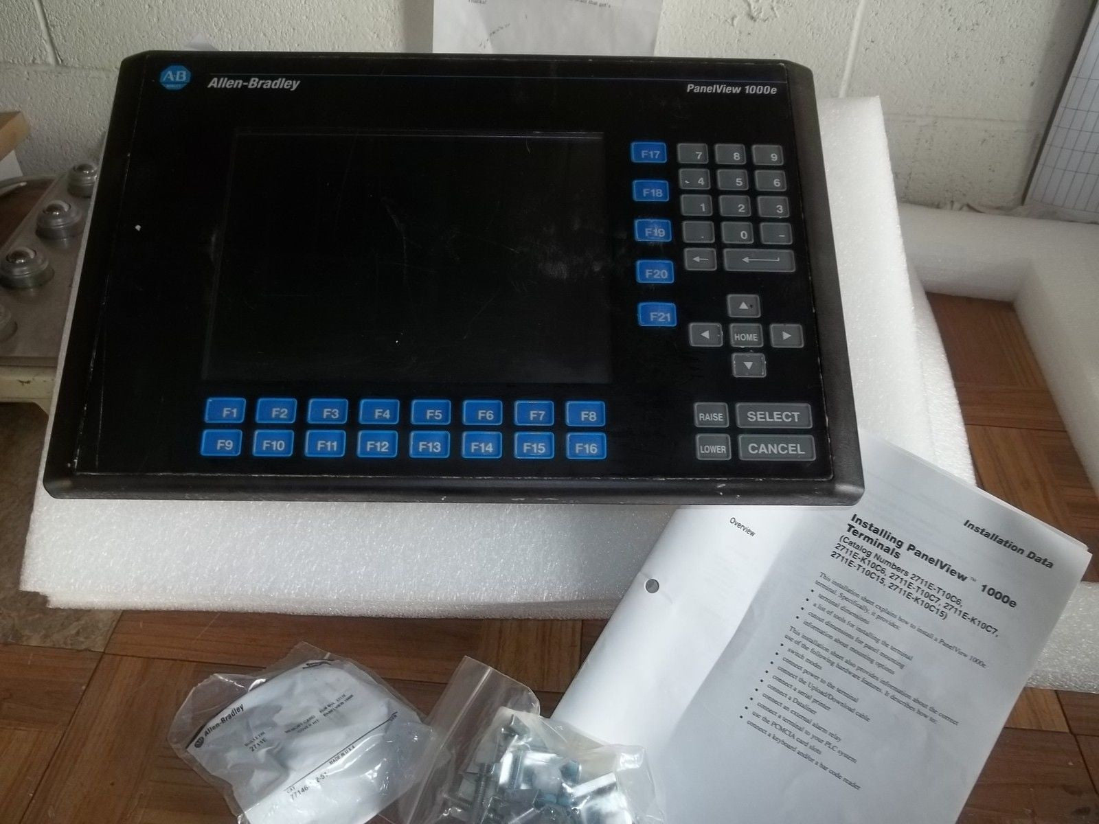 ALLEN BRADLEY 2711E-K10C15 SERIES D PANELVIEW *USED*