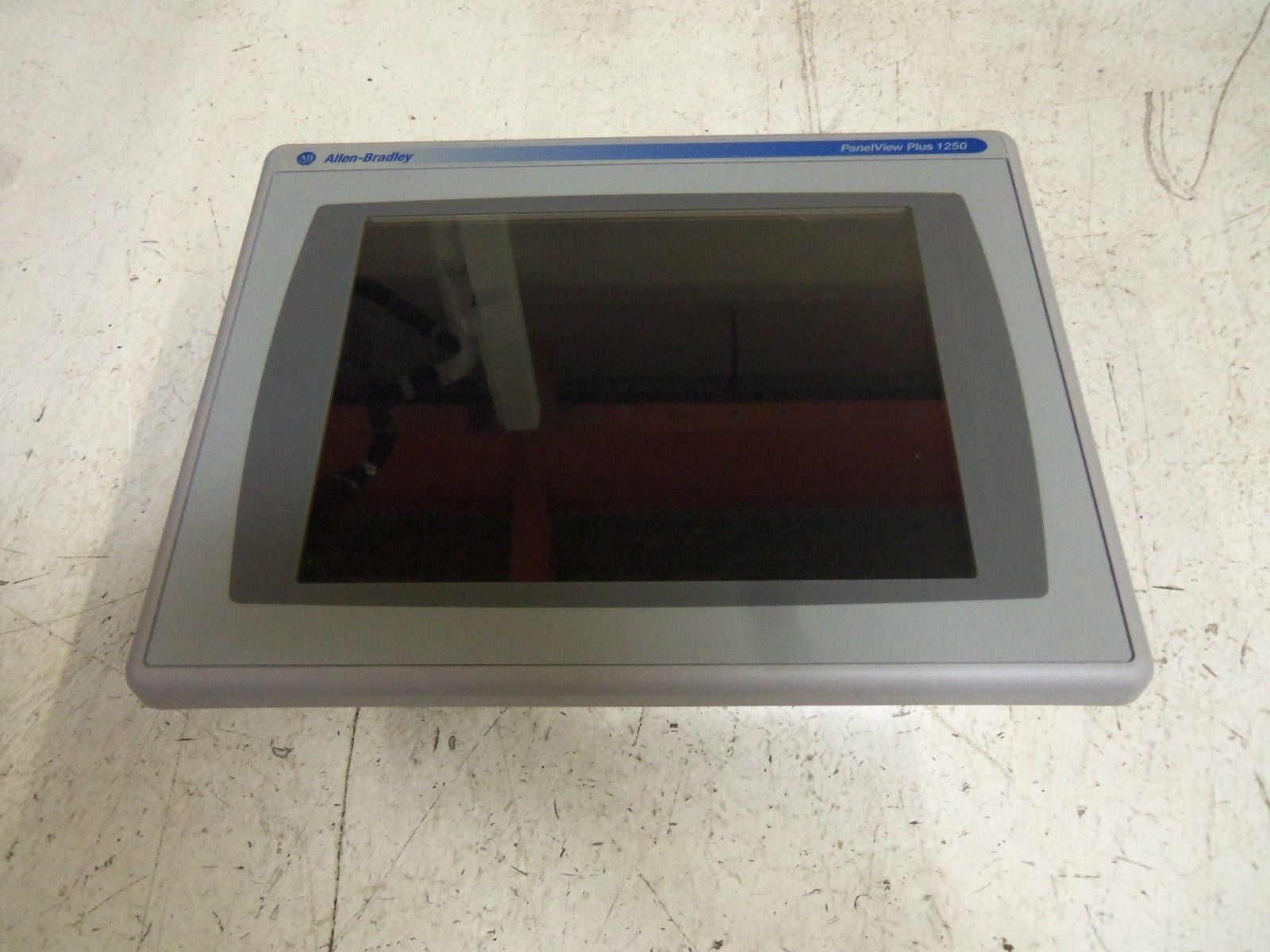 ALLEN BRADLEY 2711P-T12C6A1 SERIES A TOUCH SCREEN *USED*