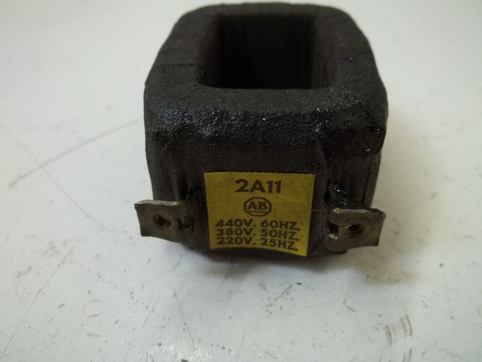 ALLEN BRADLEY 2A11 440V COIL *USED*