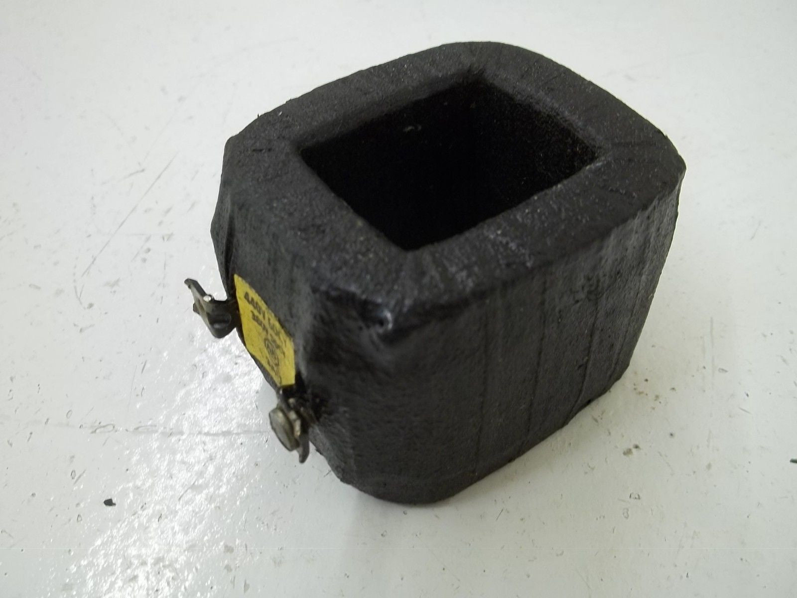 ALLEN BRADLEY 3A11 440V COIL *USED*