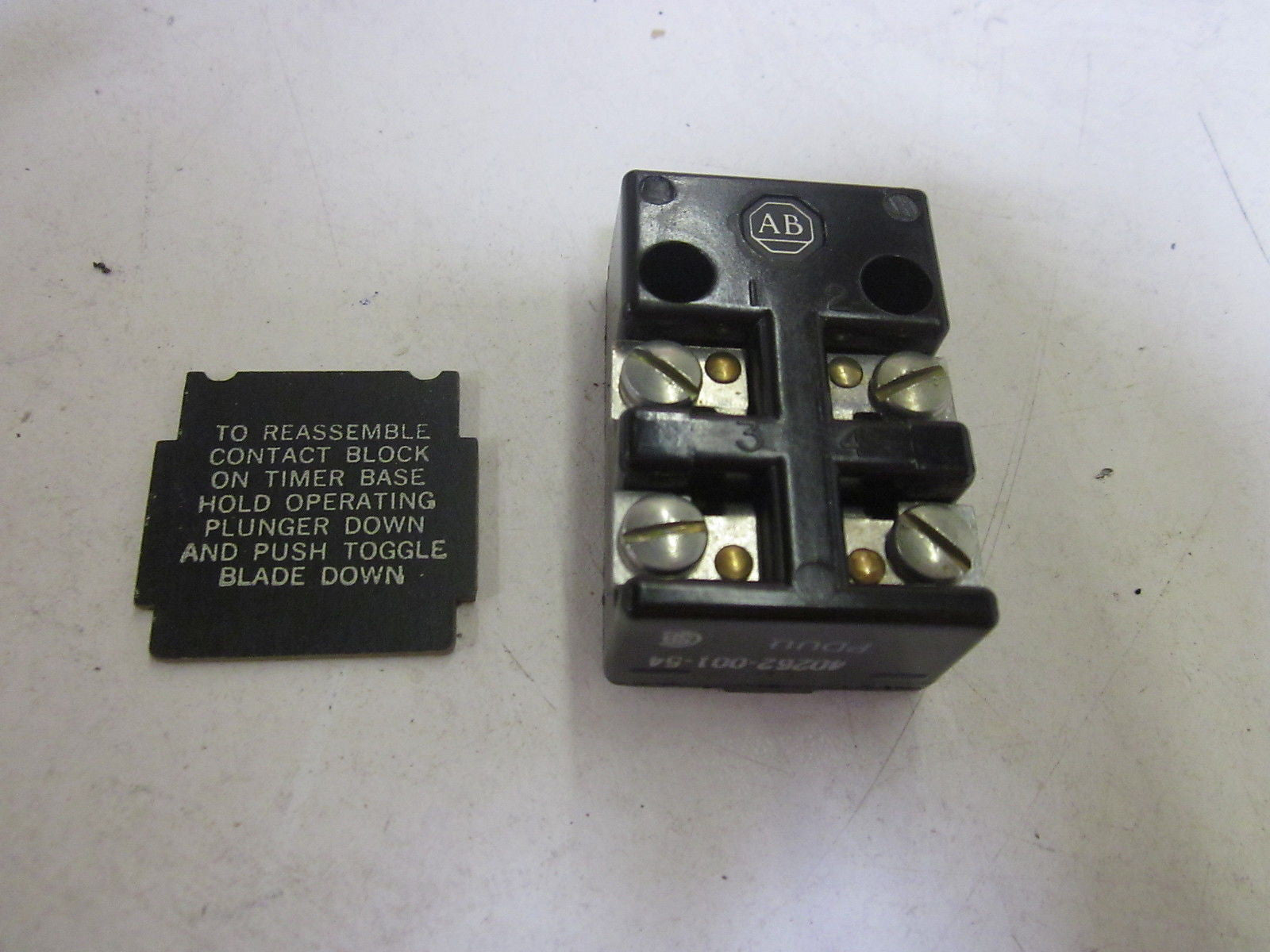 ALLEN BRADLEY 40262-001-54 SWITCH ASSEMBLY (MISSING ACCESSORIES) *NEW NO BOX*
