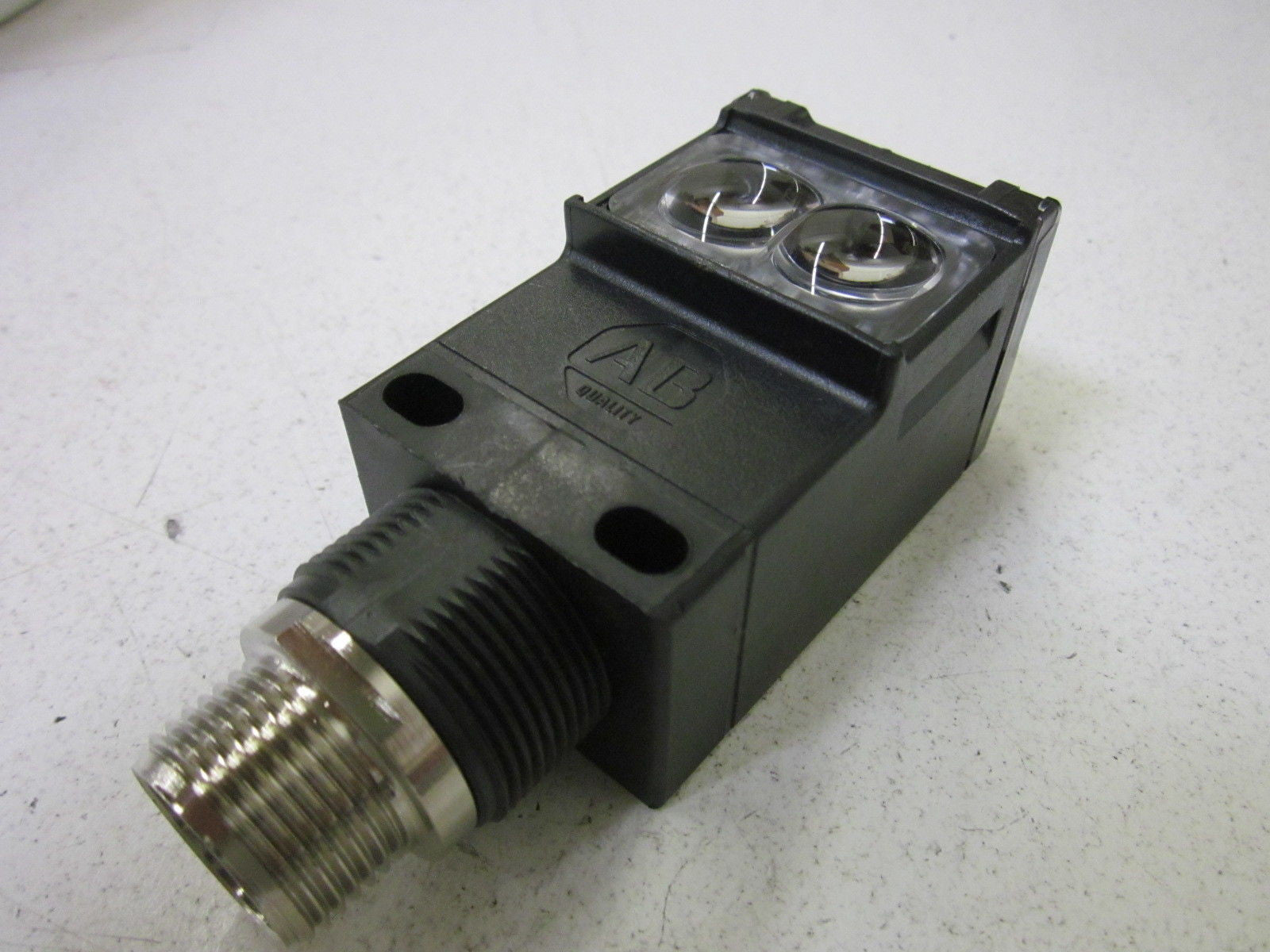 ALLEN BRADLEY 42GRU-9000-QD1 SER. A PHOTOELECTRIC SENSOR *USED*
