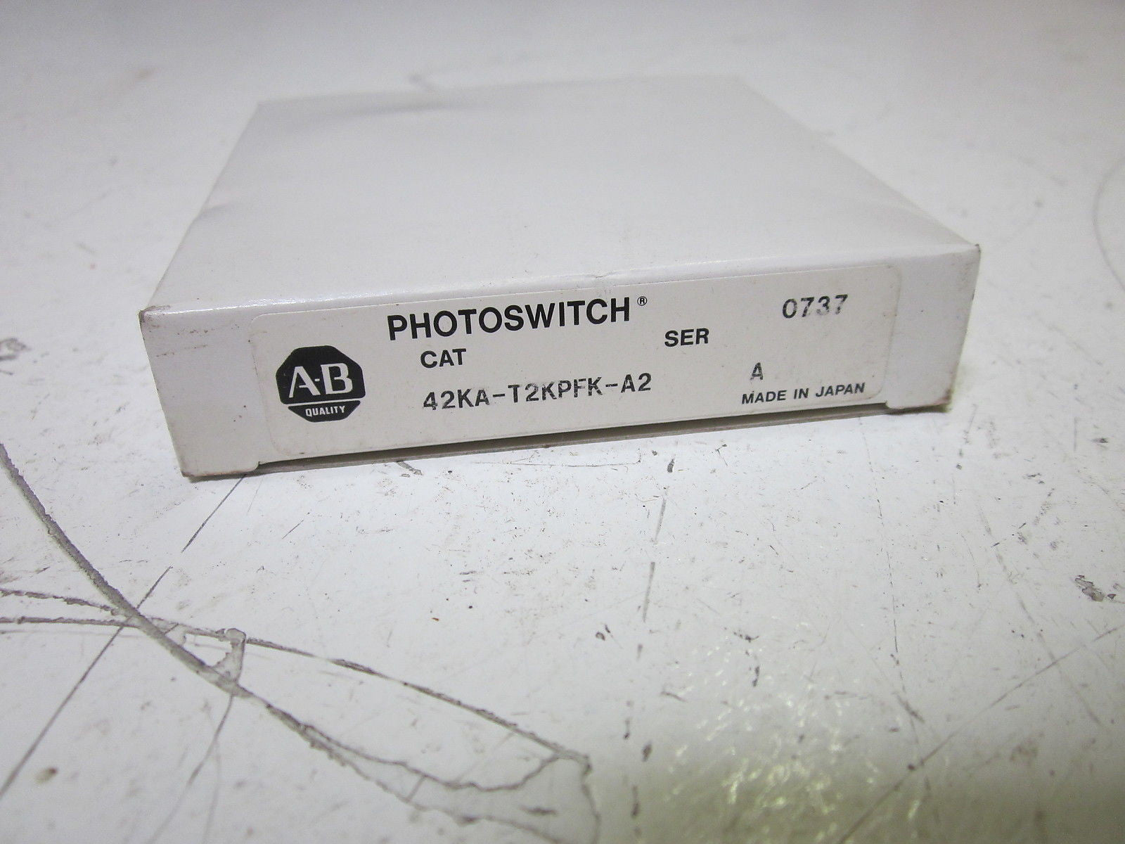 ALLEN BRADLEY 42KA-T2KPFK SER.A PHOTOSWITCH SENSOR *NEW IN BOX*