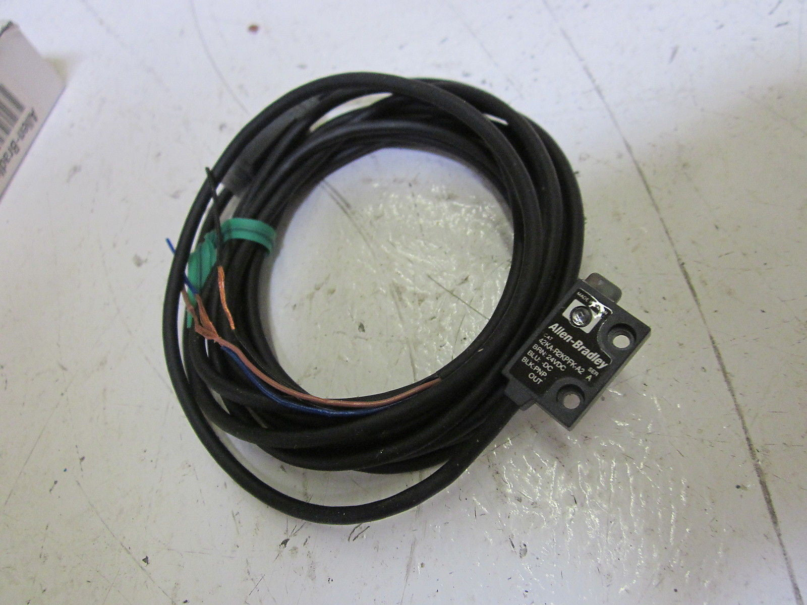 ALLEN BRADLEY 42KA-T2KPFK SER.A PHOTOSWITCH SENSOR *NEW IN BOX*