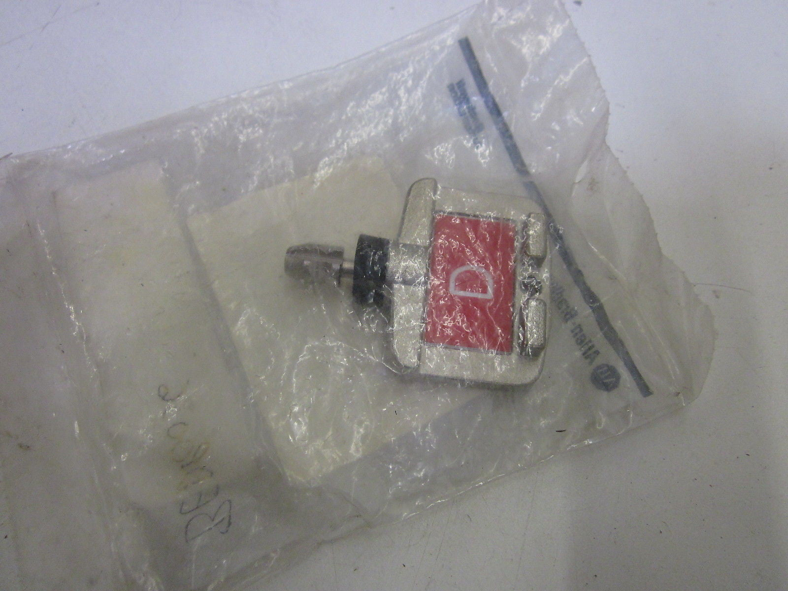 ALLEN BRADLEY 440T-AKEYE100D *NEW IN A FACTORY BAG*