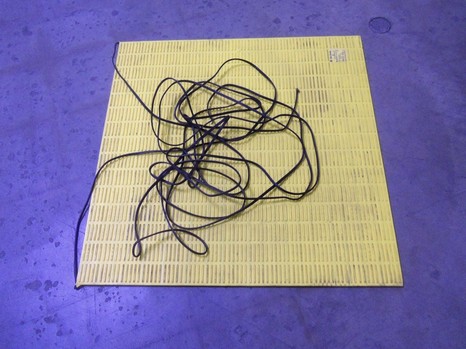 ALLEN BRADLEY 440F-M1515BYNN SERIES A MATGUARD SAFETY MAT *USED*
