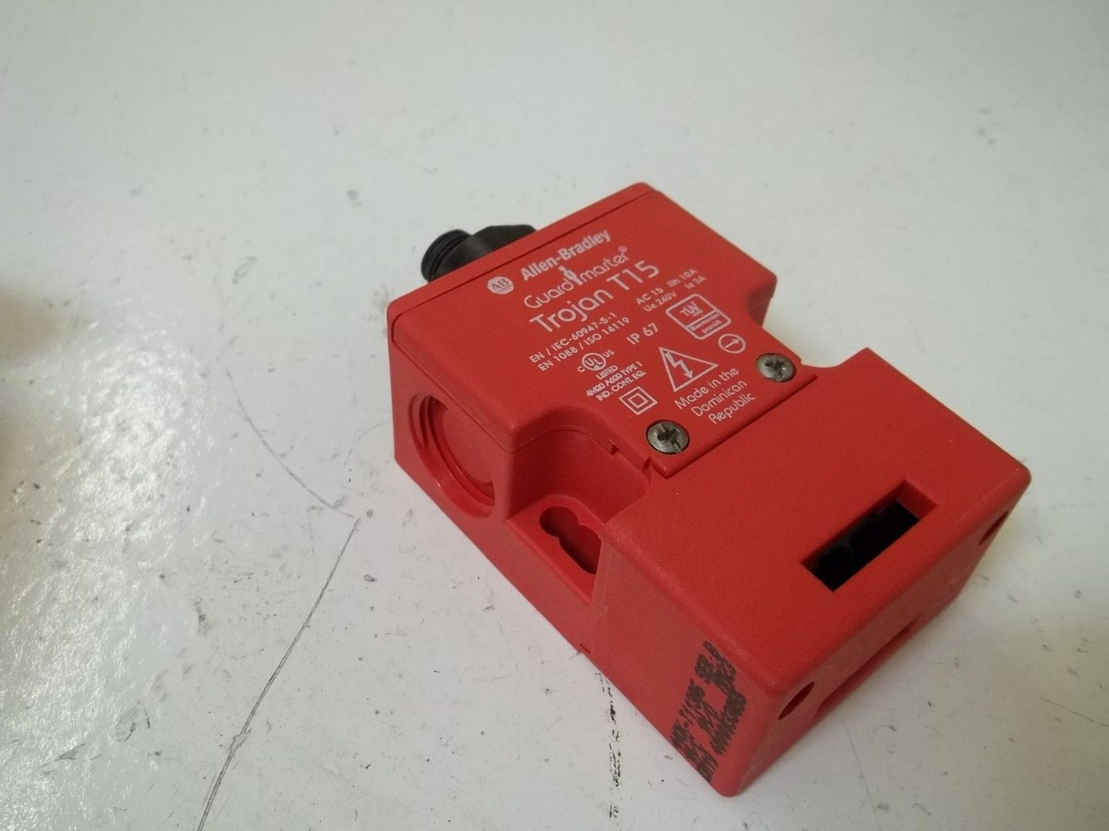 ALLEN BRADLEY 440K-T113685 SER.B *USED*