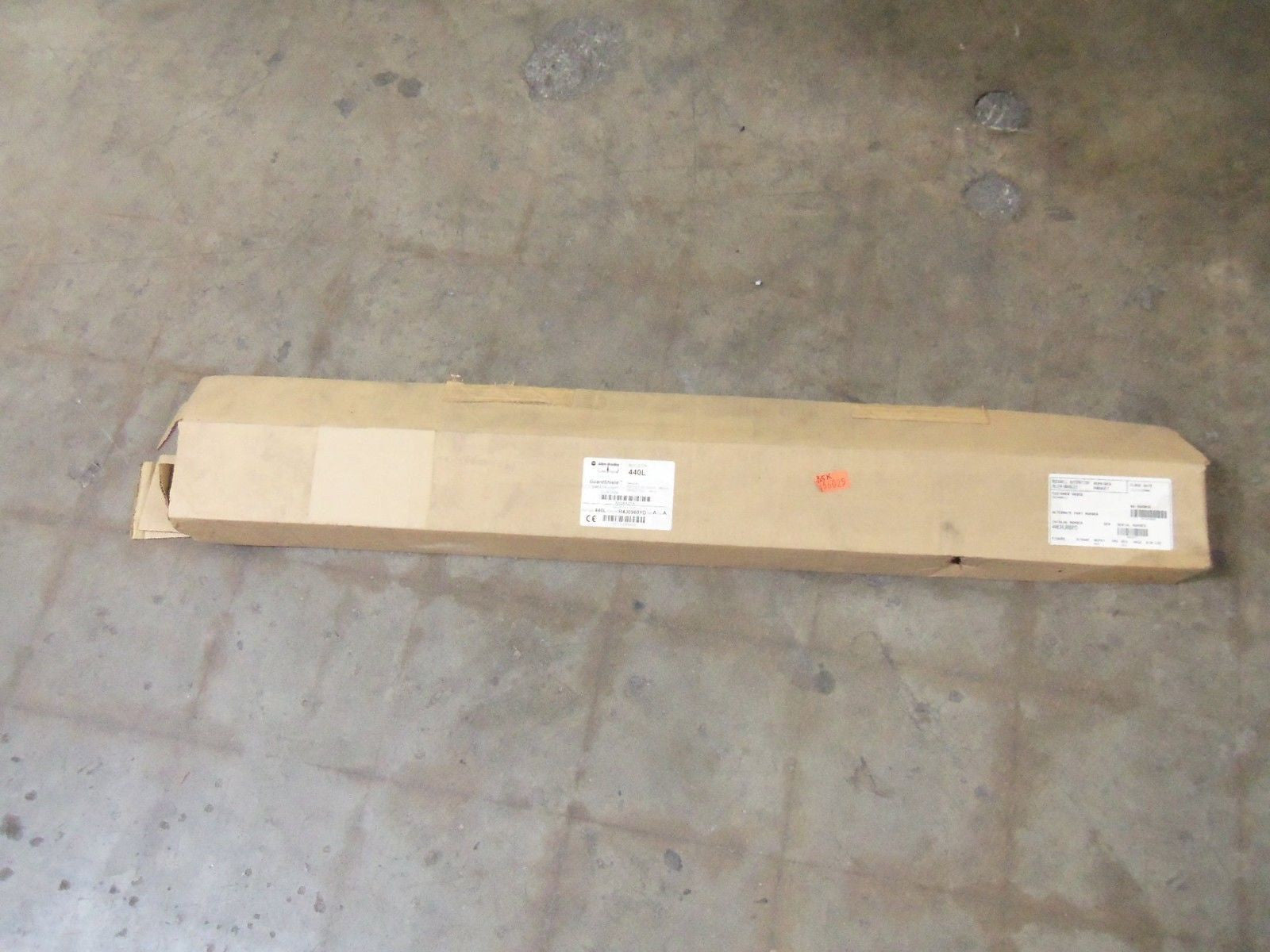 ALLEN BRADLEY GUARDSHIELD 440L-R4J0960YD SER. A (REMANUFACTURED) *NEW IN BOX*
