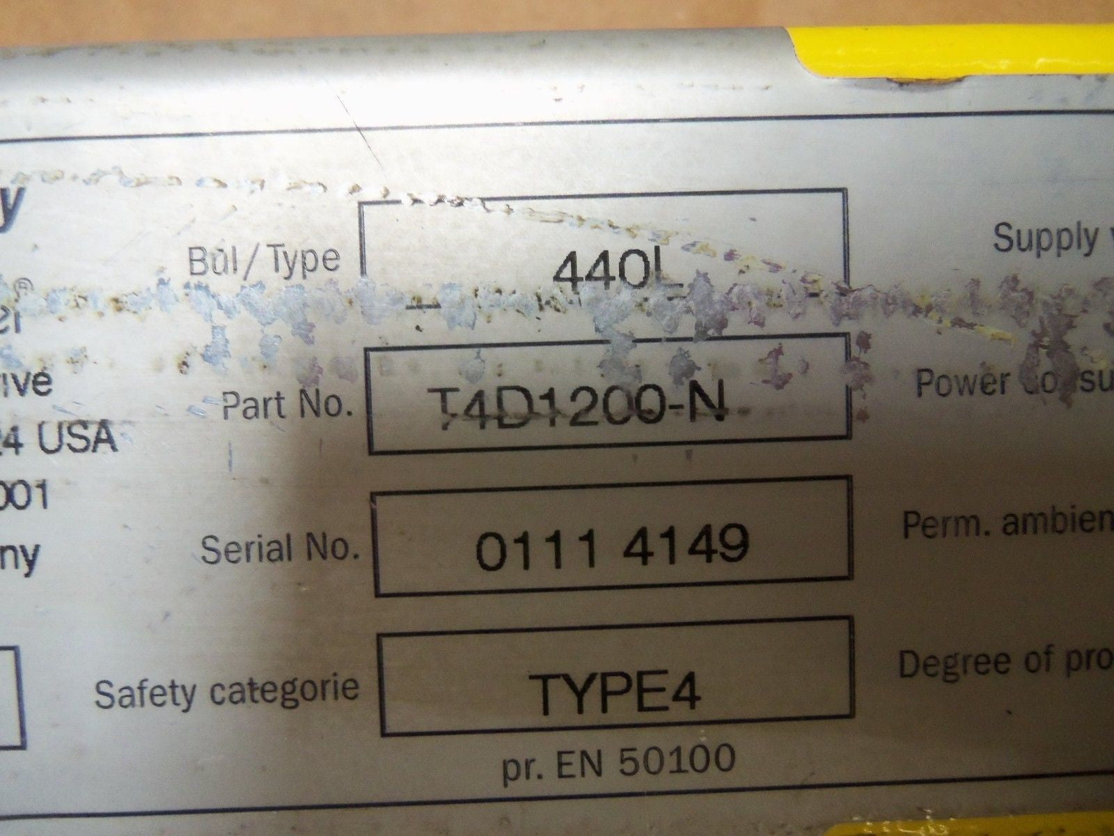 ALLEN BRADLEY 440L-T4D1200-N TRANSMITTER *USED*